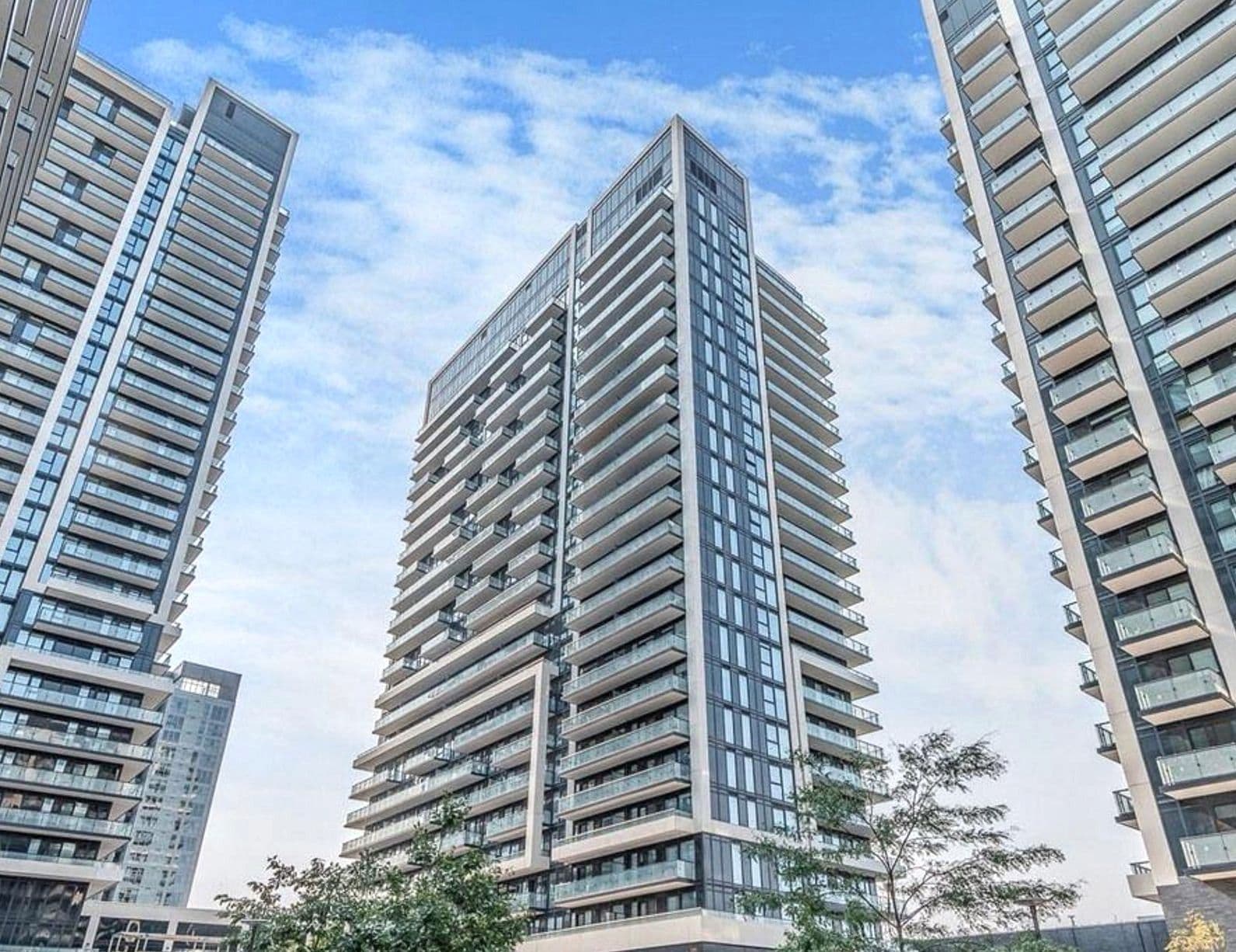 95 Oneida Crescent PH04, Richmond Hill, ON L4B 0H5