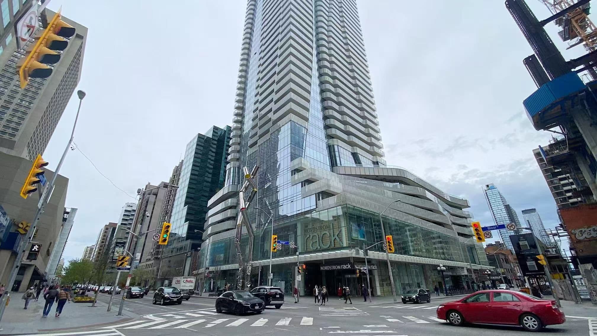 1 Bloor Street E 2601, Toronto C08, ON M4W 0A8
