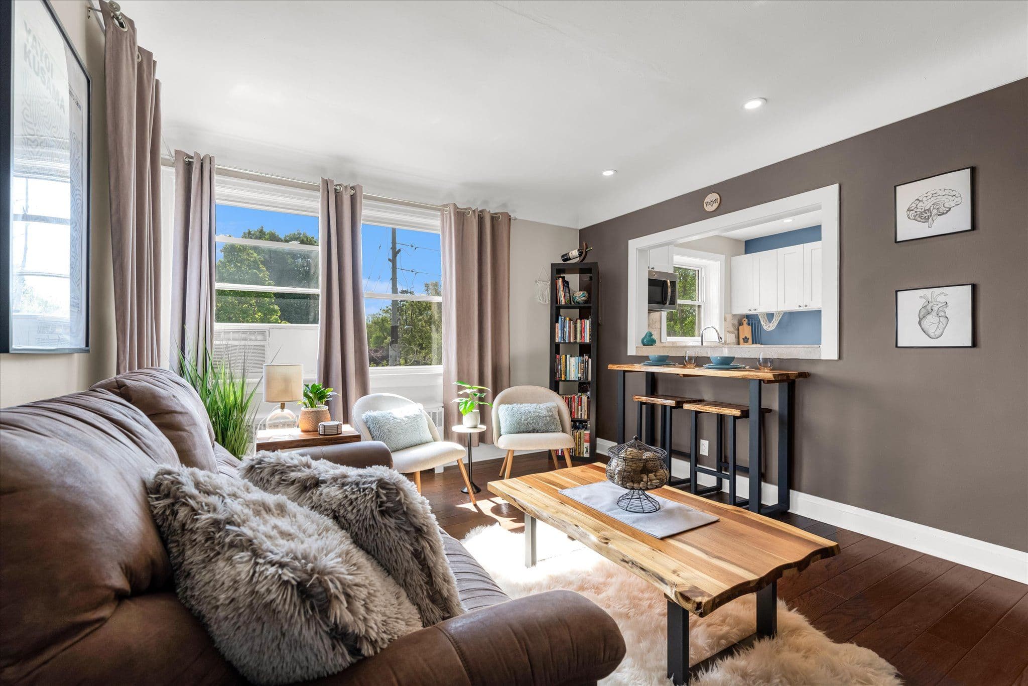 2 Stroud Road 5, Hamilton, ON L8S 1Z6