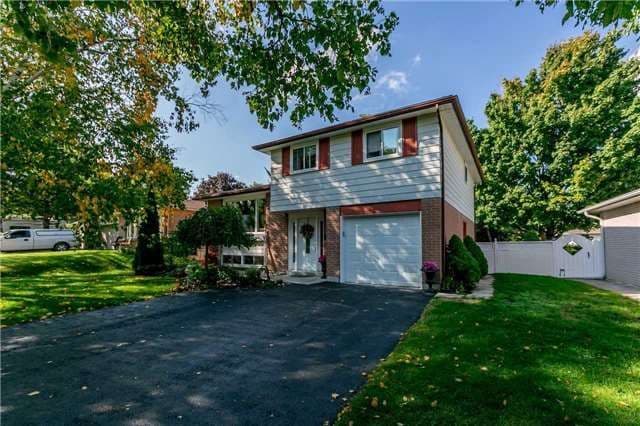 8 Meadowland Avenue Lower, Barrie, ON L4N 2Y4