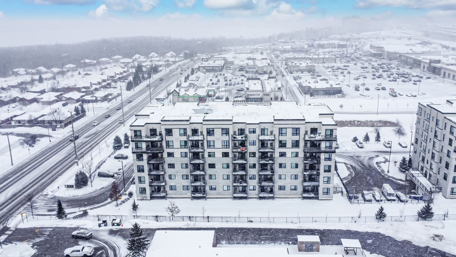 295 Cundles Road E 404, Barrie, ON L4M 0K8