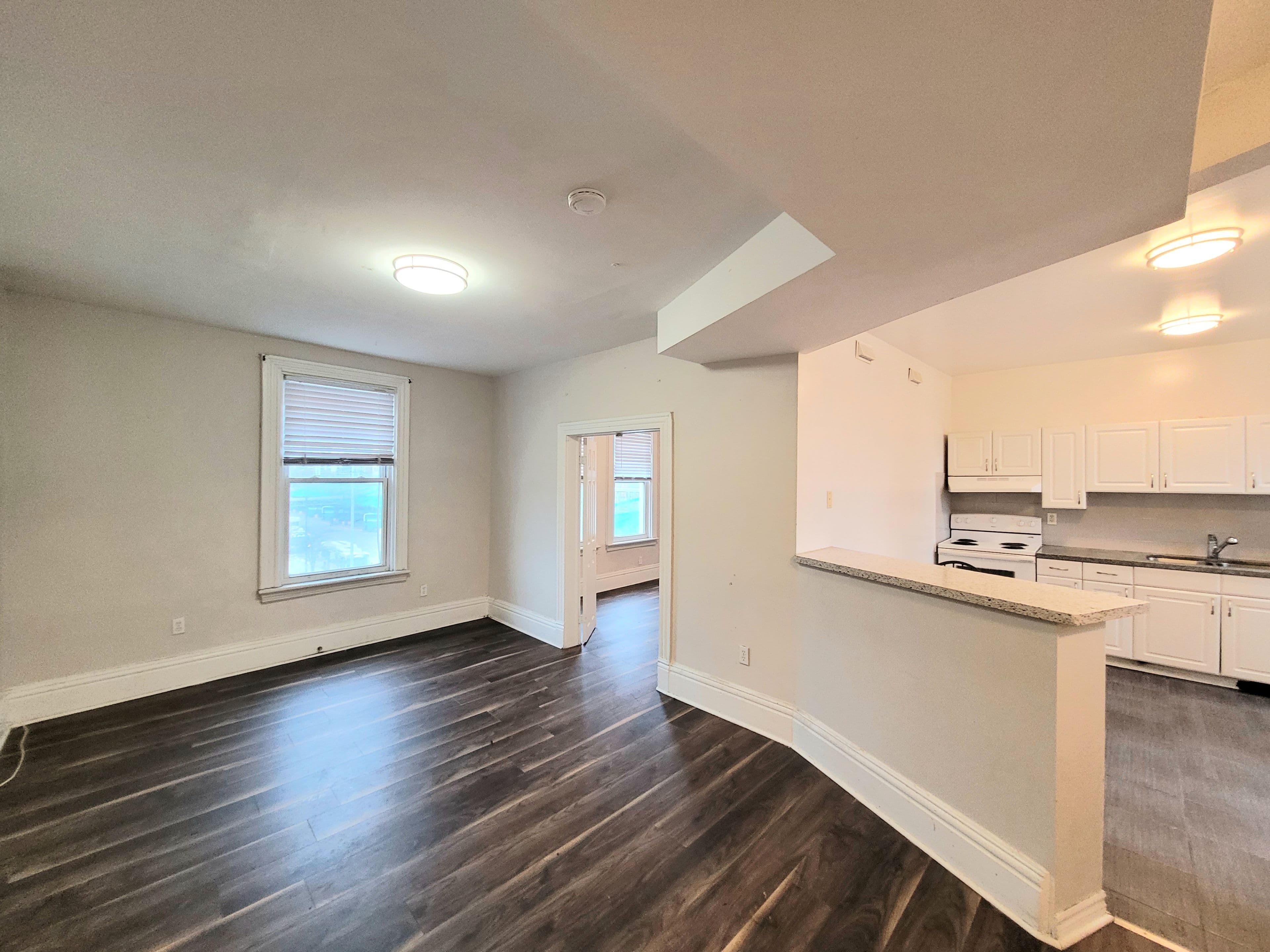 139 1/2 John Street S 6, Hamilton, ON L8N 2C3