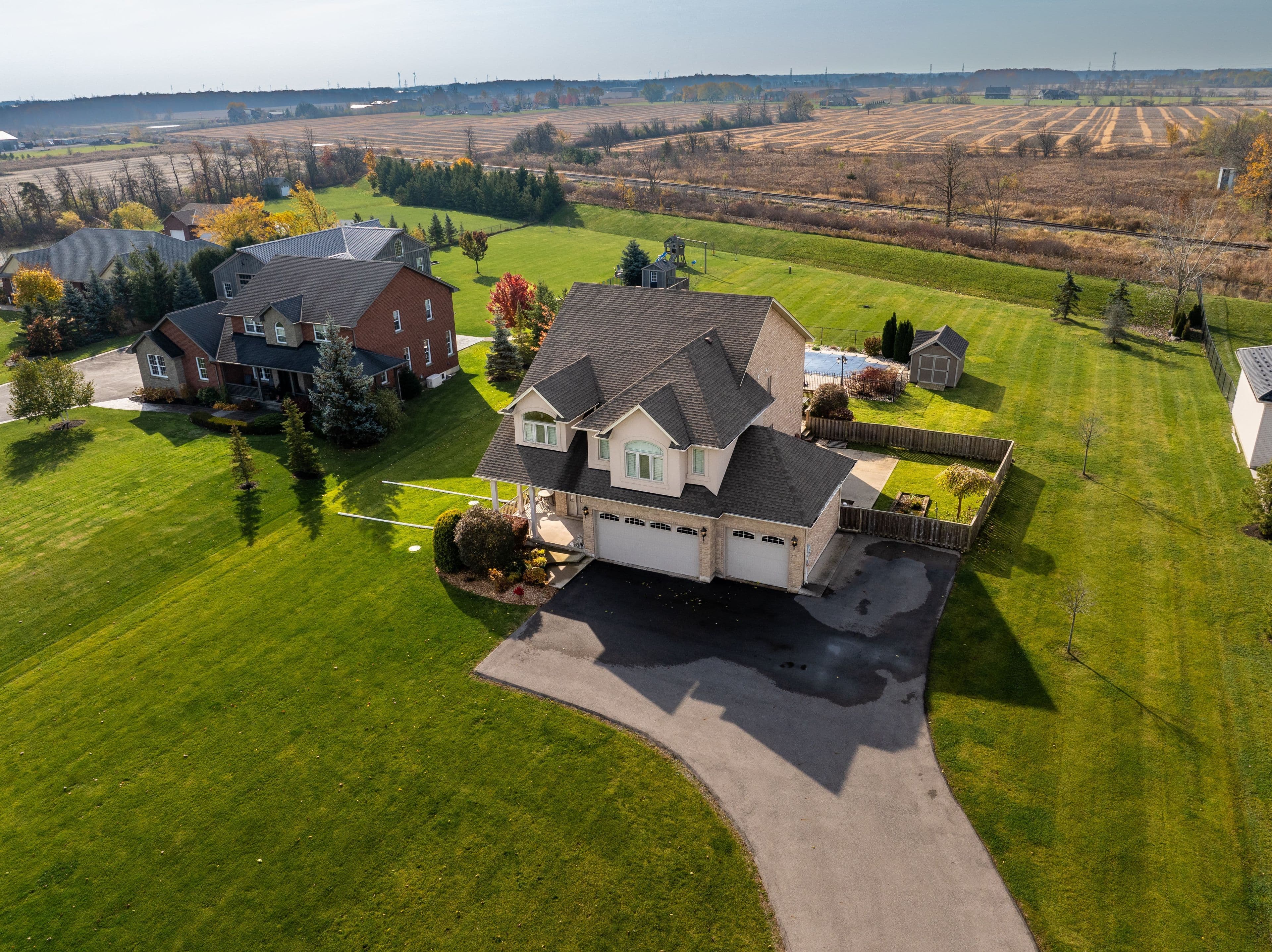 8036 Sheridan Court, Grimsby, ON L0R 1M0