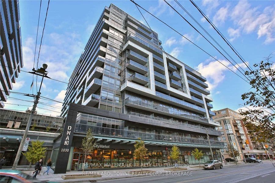 1030 king Street W 706, Toronto C01, ON M6K 0B4