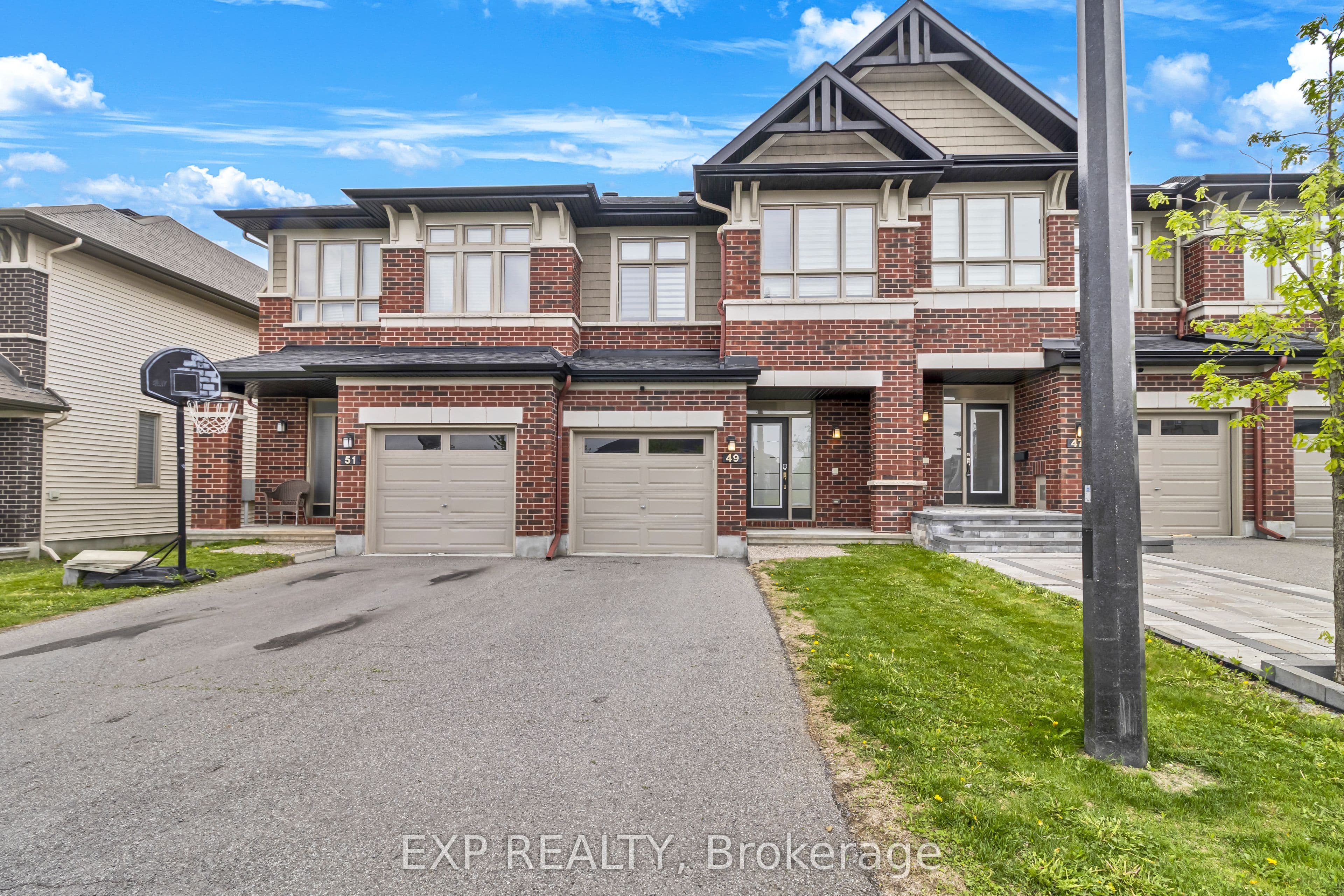 49 Salamander Way, Blossom Park - Airport and Area, ON K1X 0E9