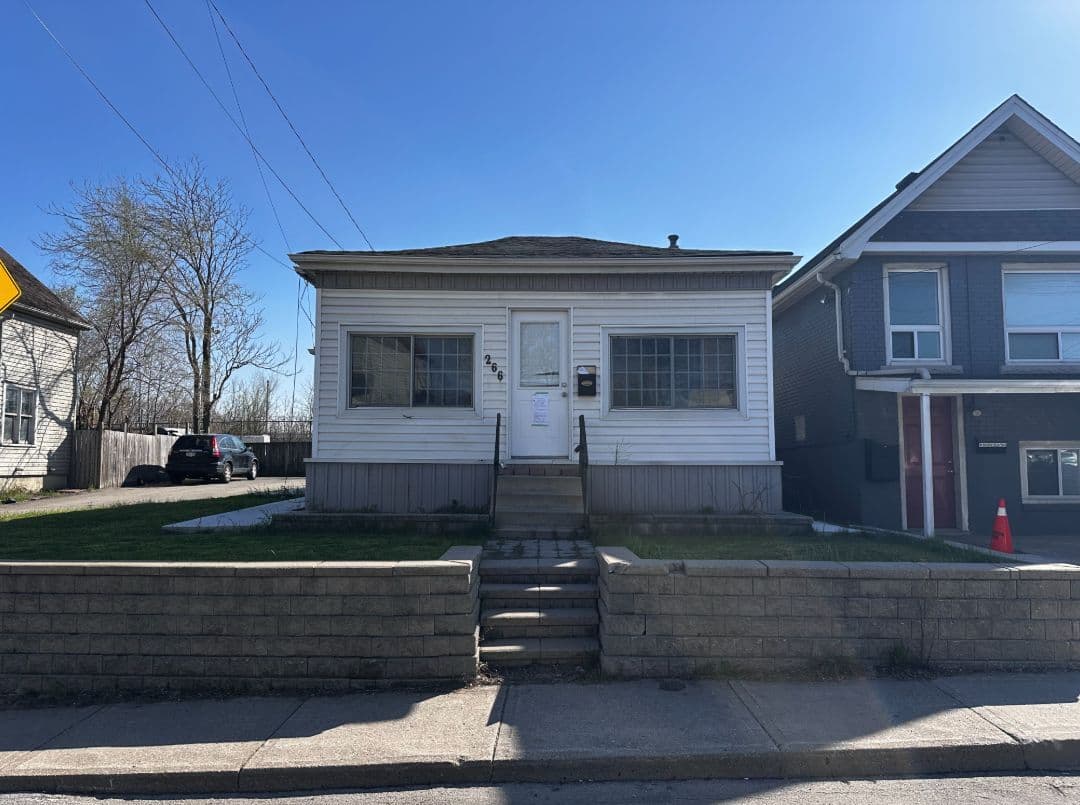 266 Beach Road, Hamilton, ON L8L 4B2
