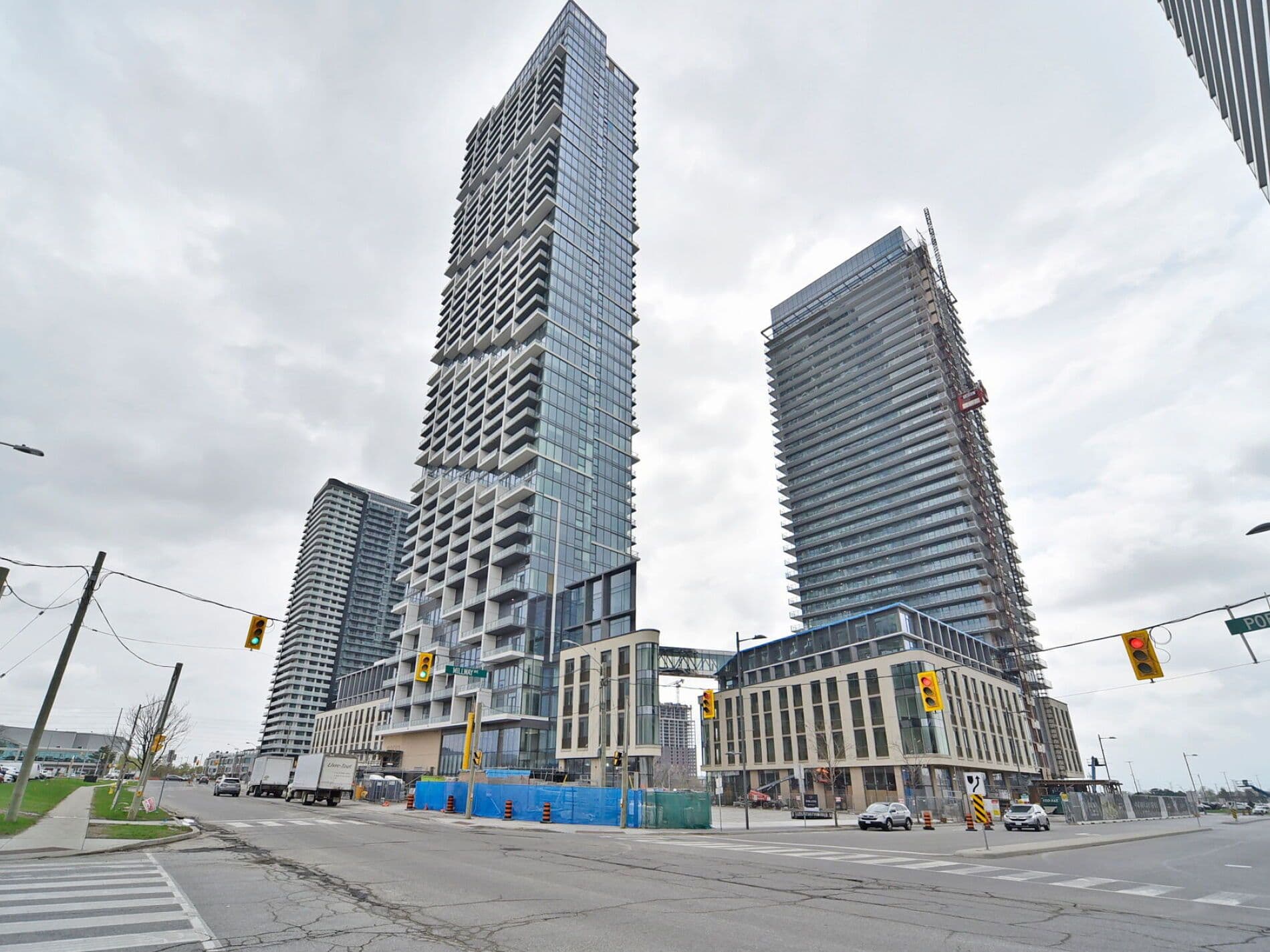 1000 Portage Parkway 205, Vaughan, ON L4K 0L1