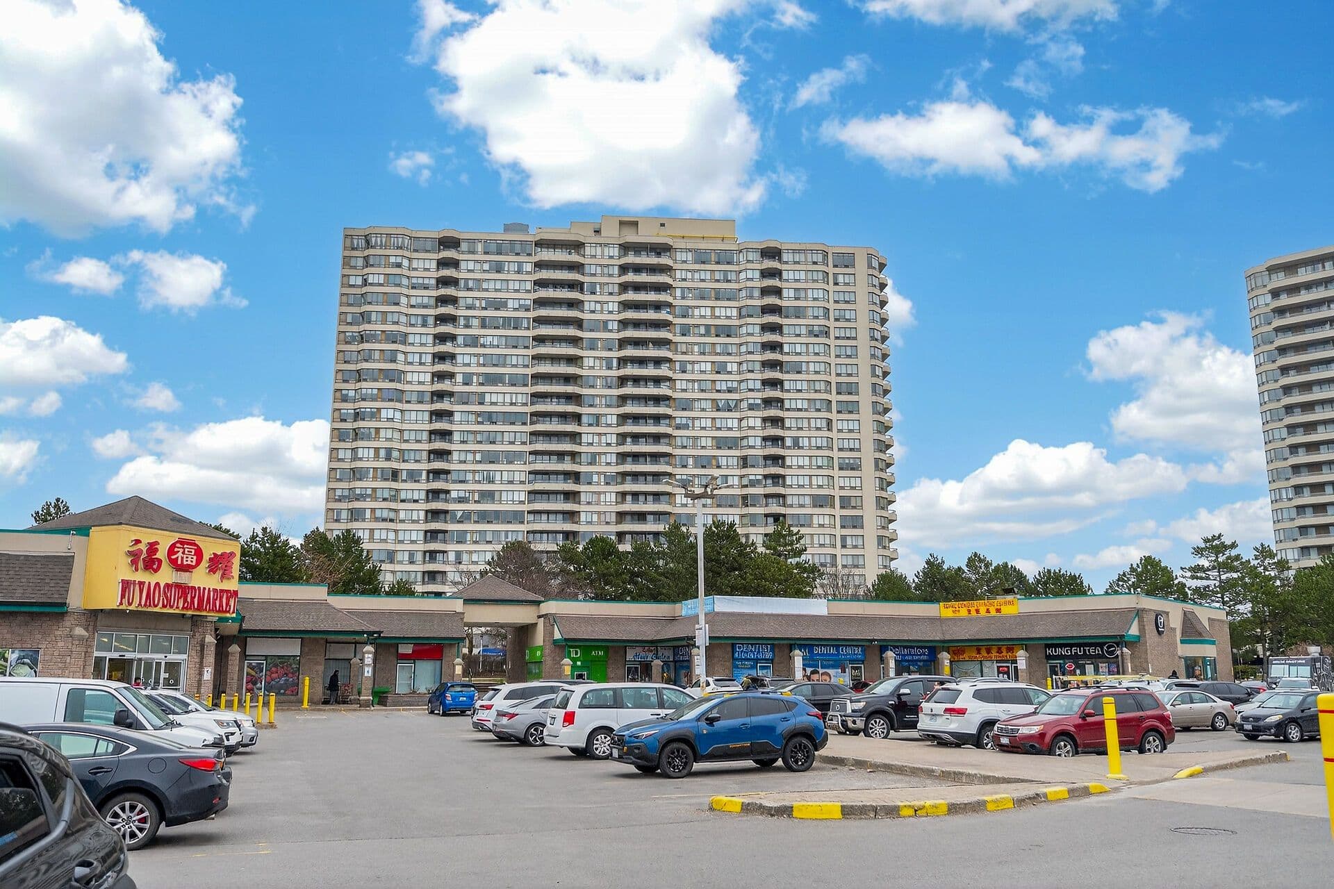 3 Greystone Walk Drive 1918, Toronto E04, ON M1K 5J4