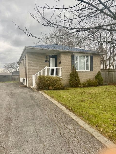 695 Annland Street, Pickering, ON L1W 1A9