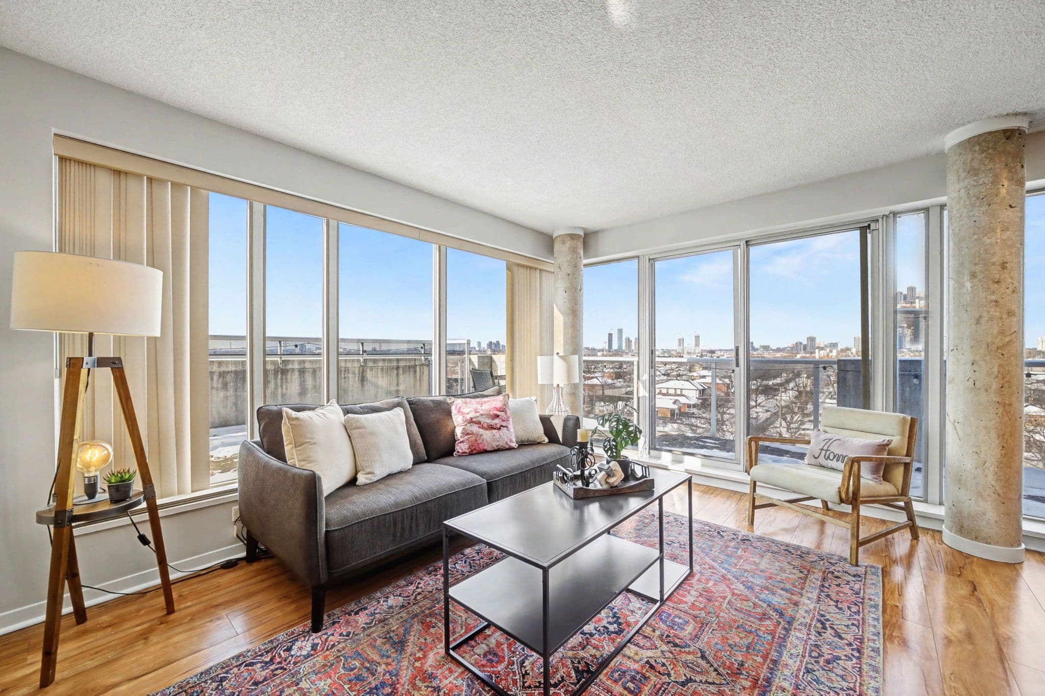 1040 The Queensway Street 720, Toronto W08, ON M8Z 0A7