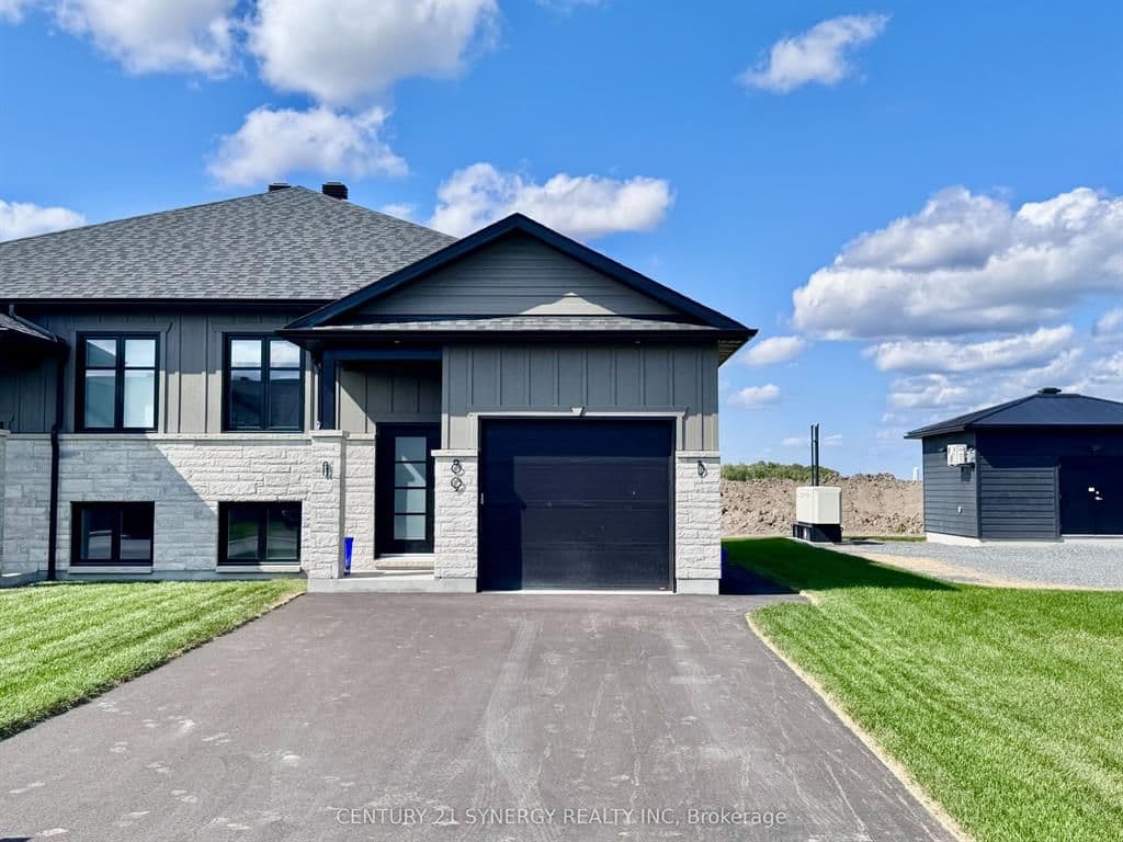 89 Helen Street B, North Stormont, ON K0A 1R0