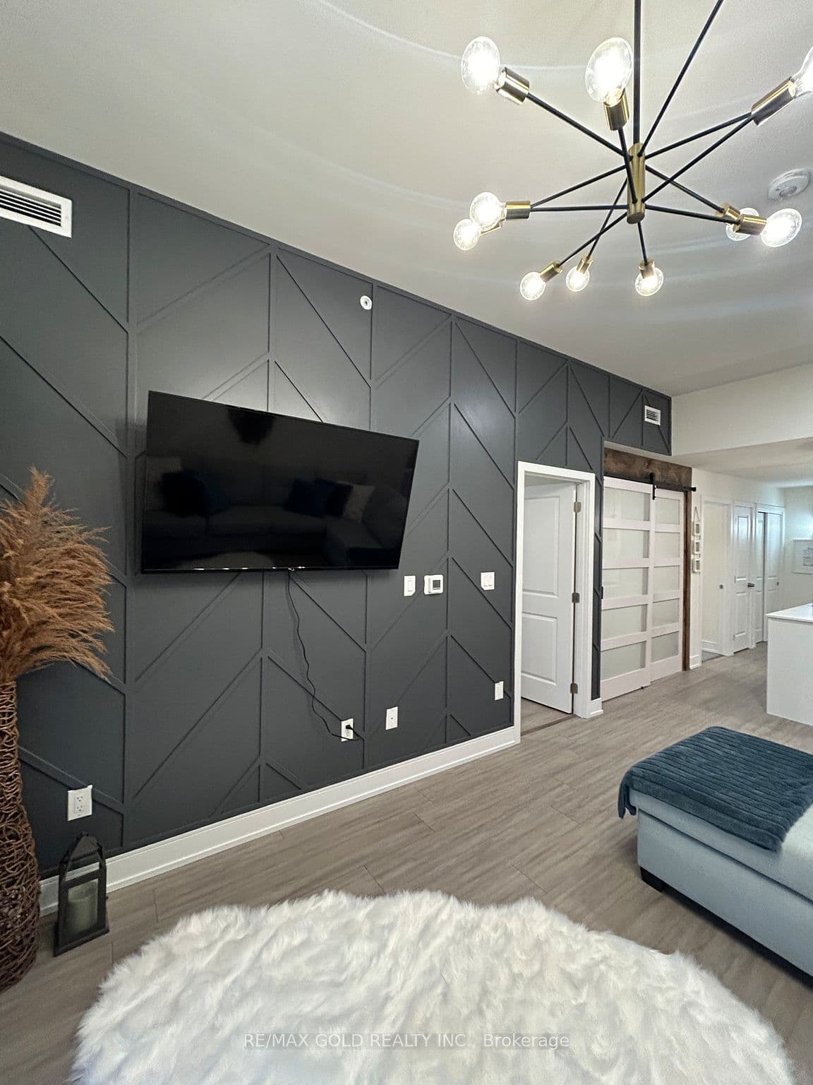 121 Mary Street 403, Clearview, ON L0M 1G0