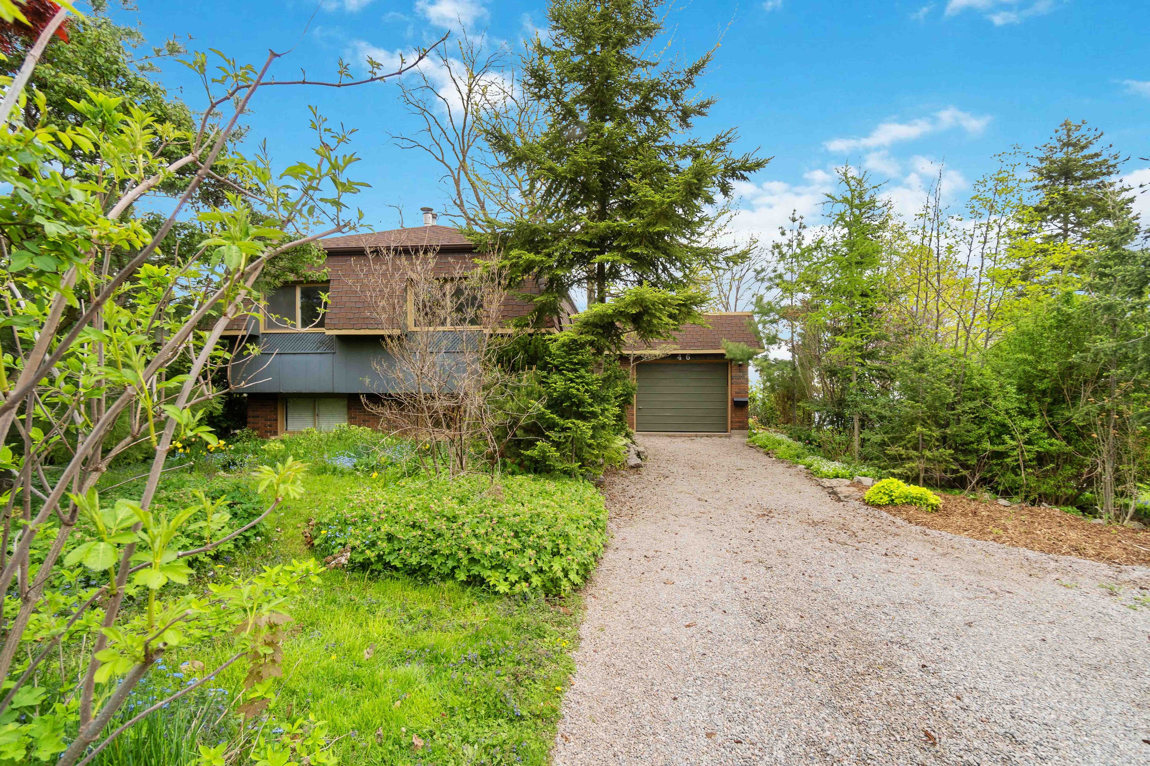 46 Lakeside Drive Upper, Grimsby, ON L3M 2L2
