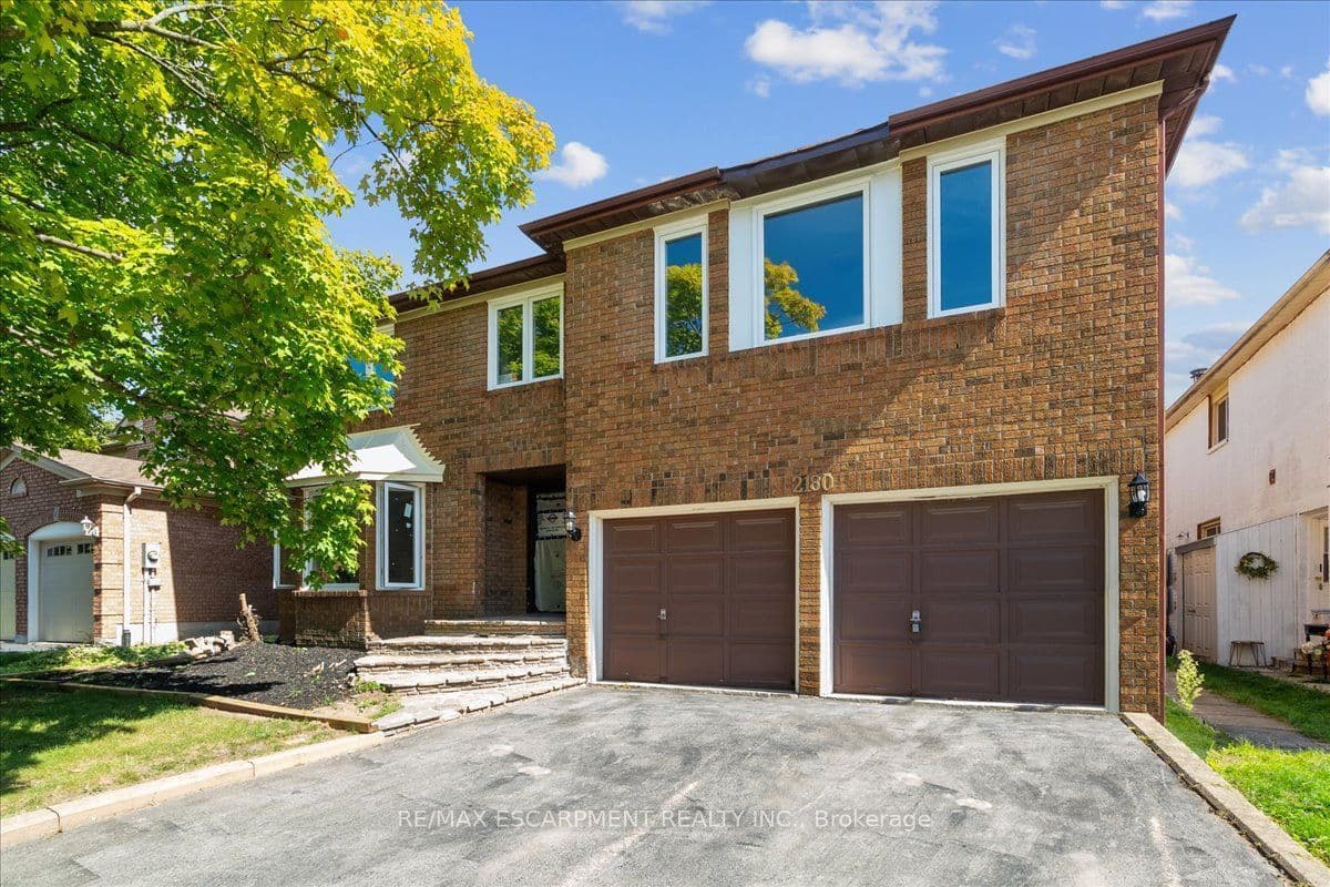 2180 Lumberman Lane Lower Level, Oakville, ON L6M 2Y7