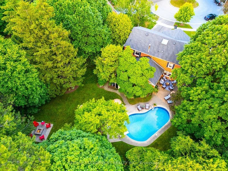 3555 Kingbird Court, Mississauga, ON L5L 2P9