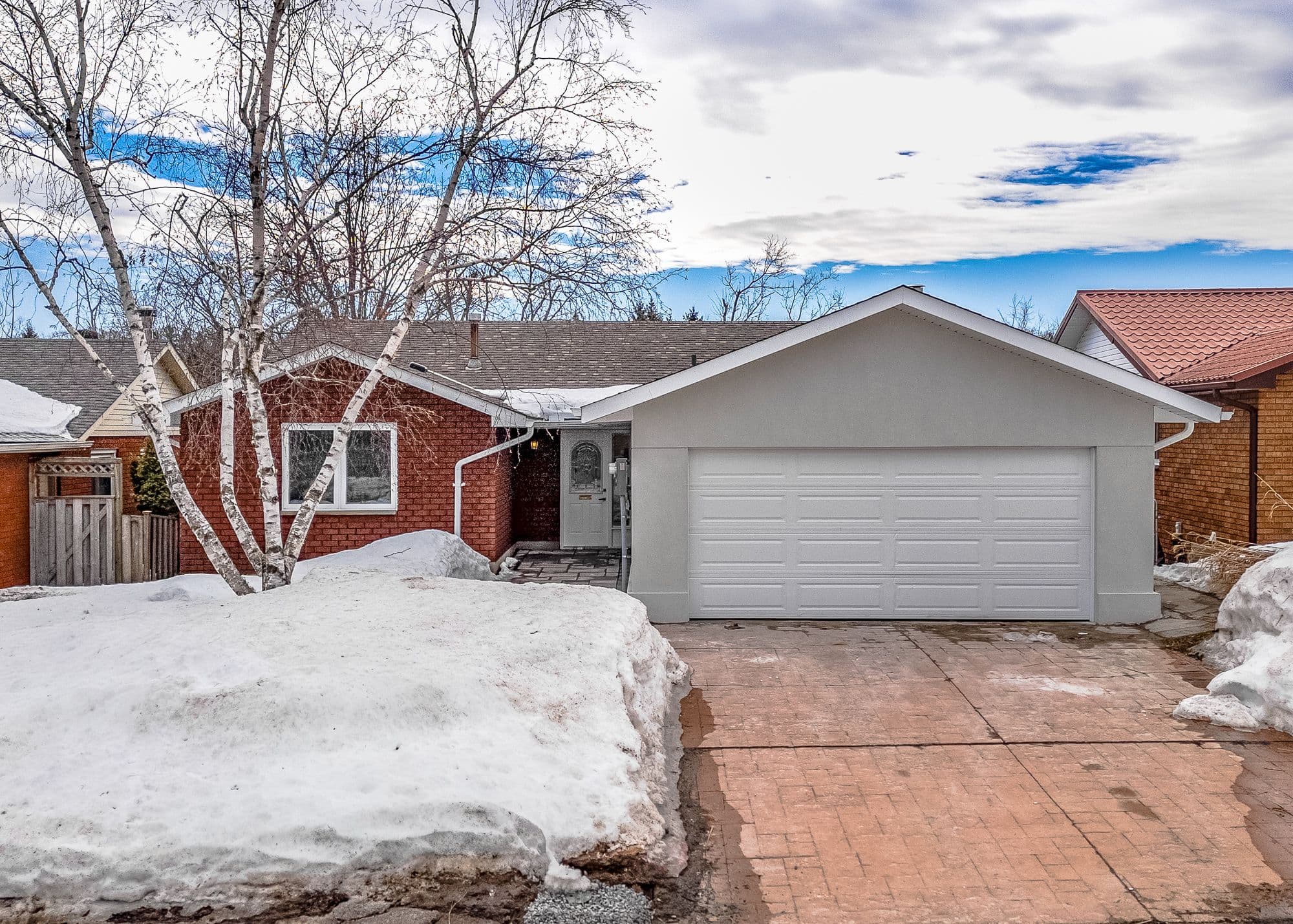 92 LILLIAN Crescent, Barrie, ON L4N 5H7