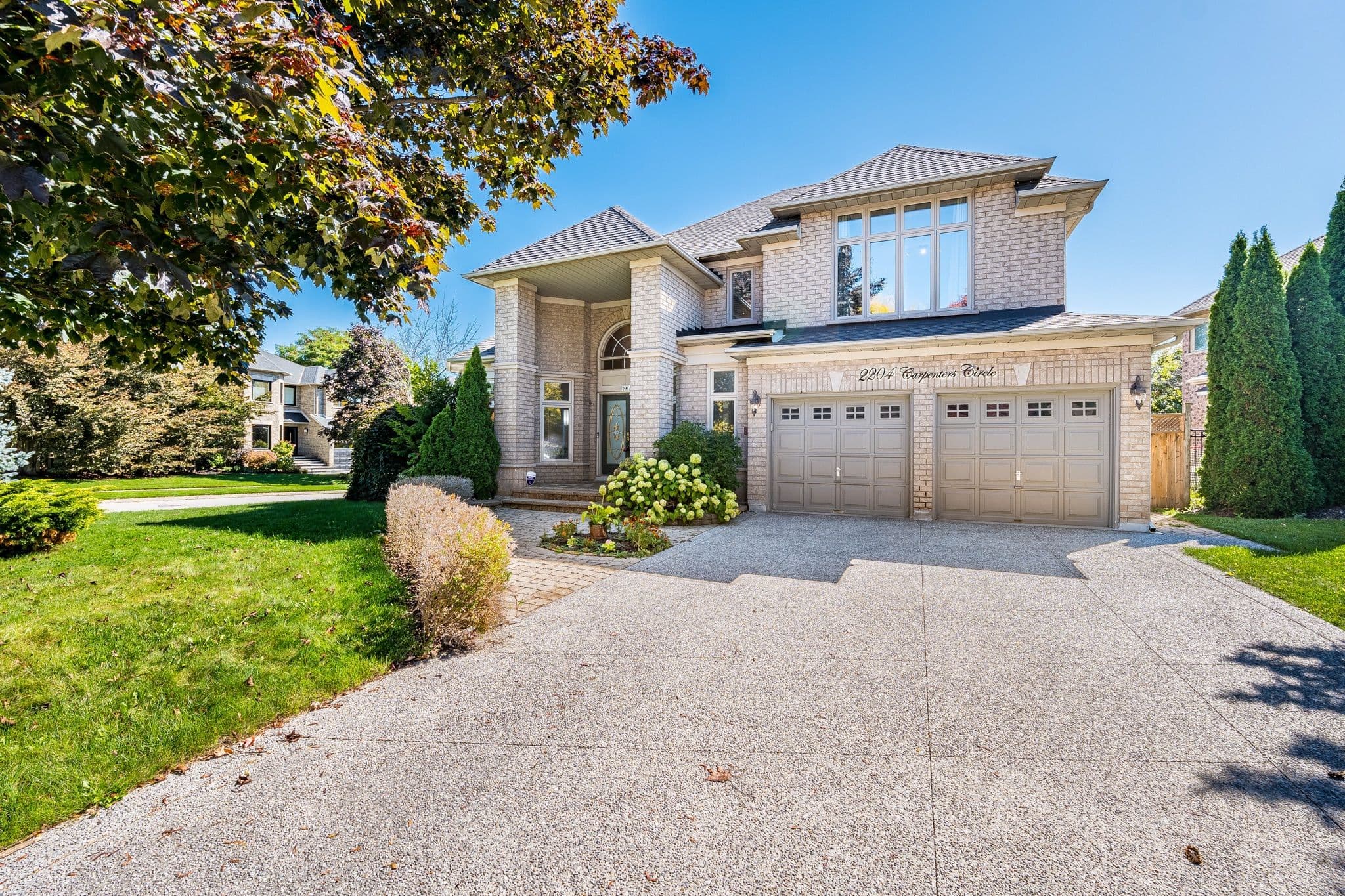 2204 Carpenters Circle, Oakville, ON L6M 3C7