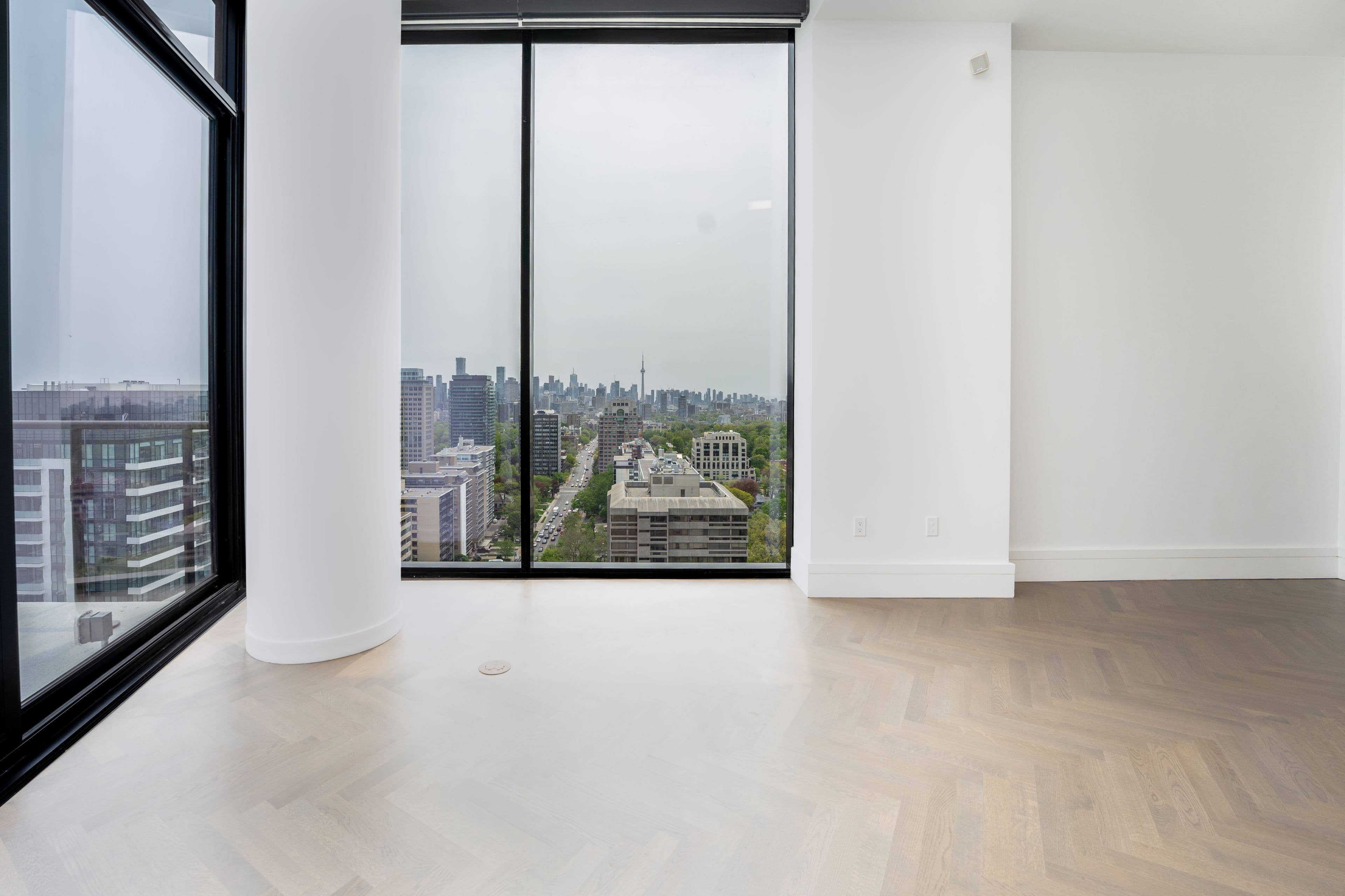 215 Lonsdale Road 2002, Toronto C03, ON M4V 1W7