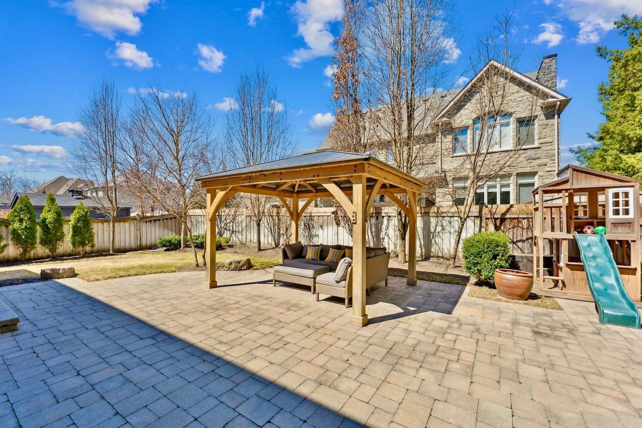 26 Antrim Court, Caledon, ON L7C 1R1