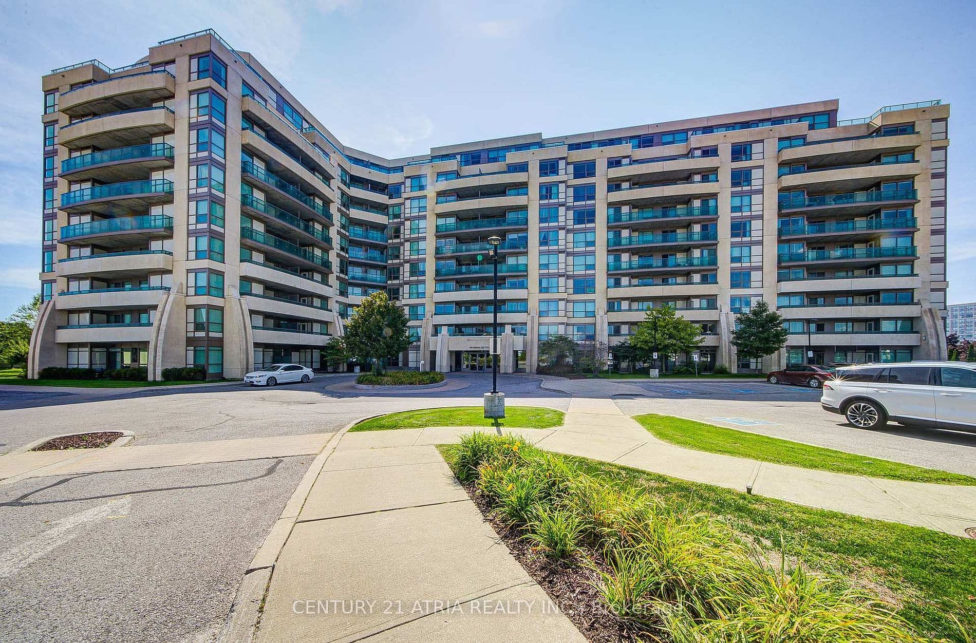 75 Norman Bethune Avenue 812, Richmond Hill, ON L4B 0B6