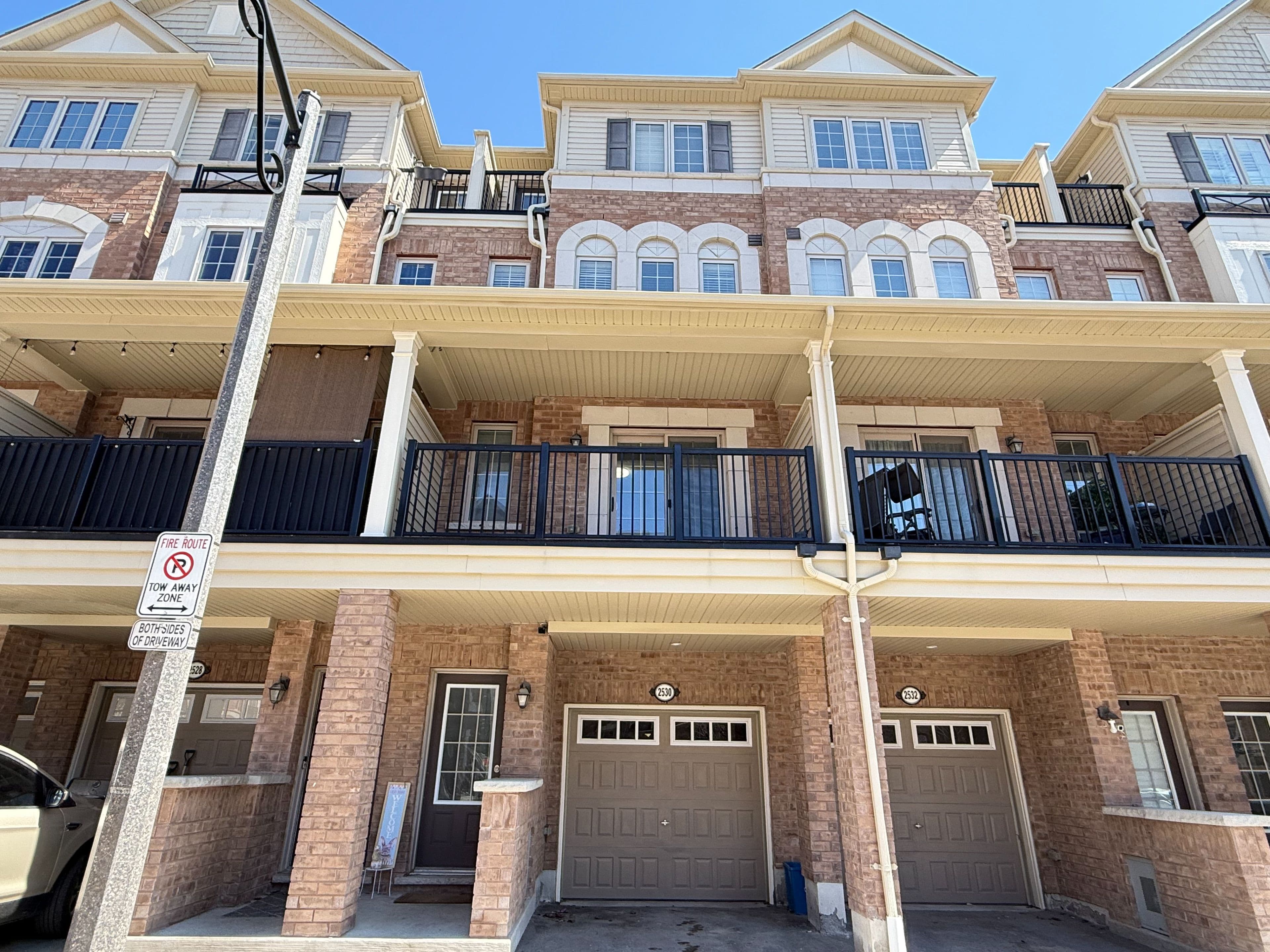 2530 rosedrop Path, Oshawa, ON L1L 0L1