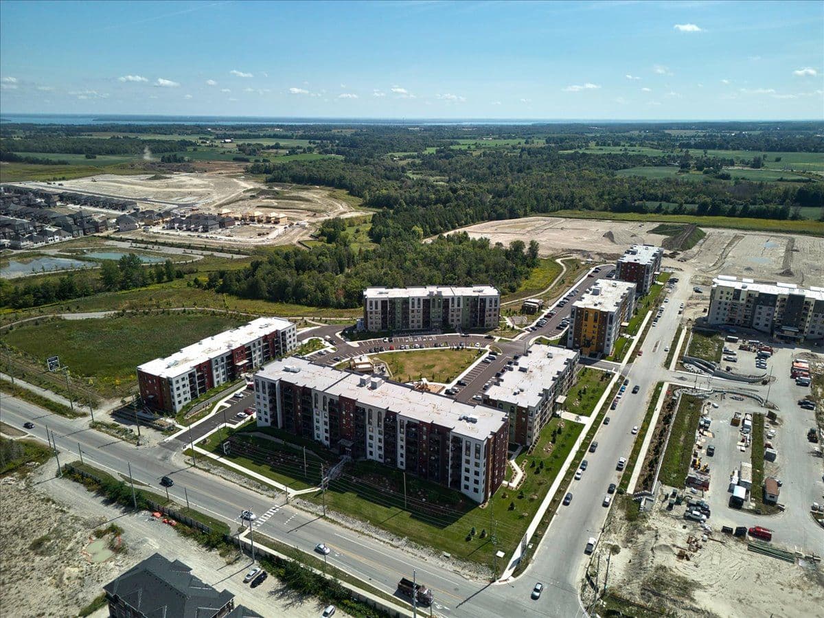 10 Culinary Lane 106, Barrie, ON L9J 0K2