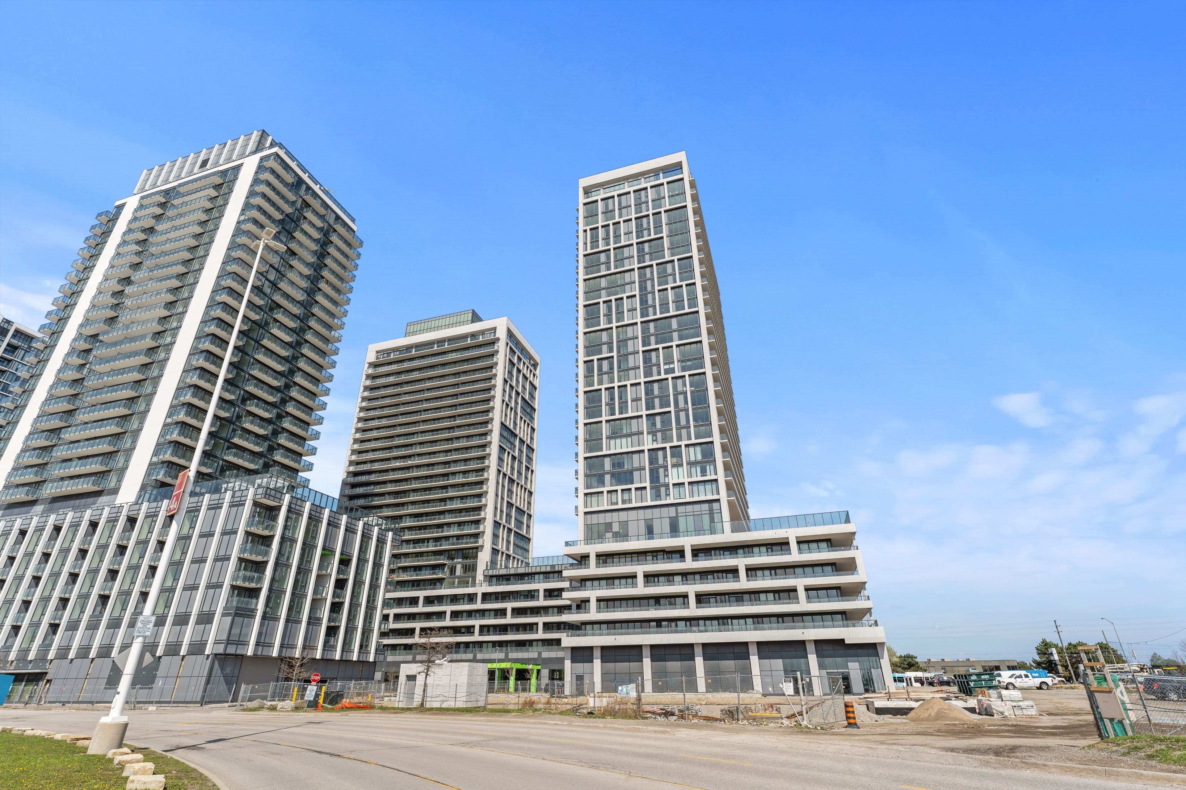 8960 Jane Street 403, Vaughan, ON L4K 0N9