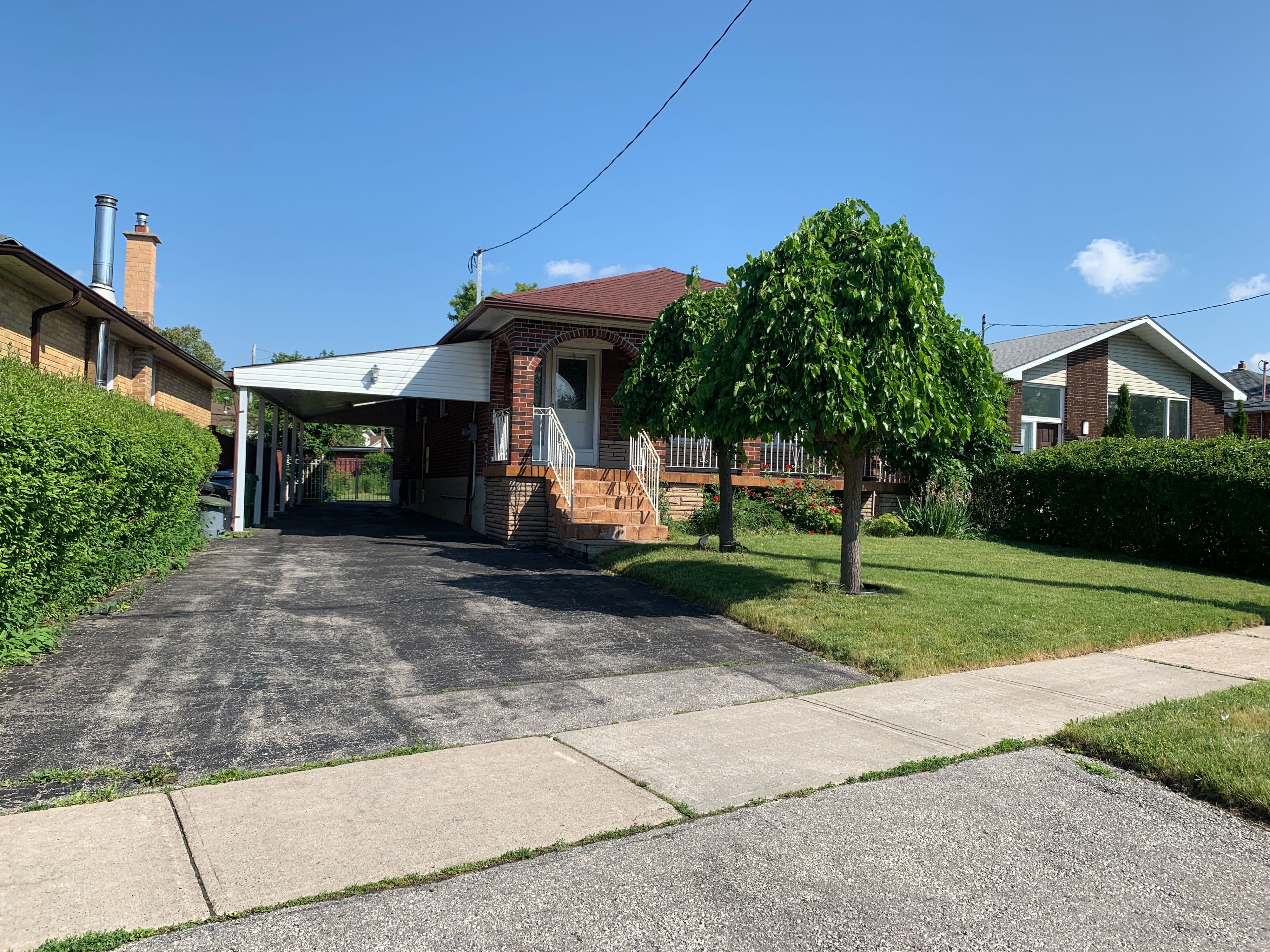 126 Cass Avenue Main, Toronto E05, ON M1T 2B6