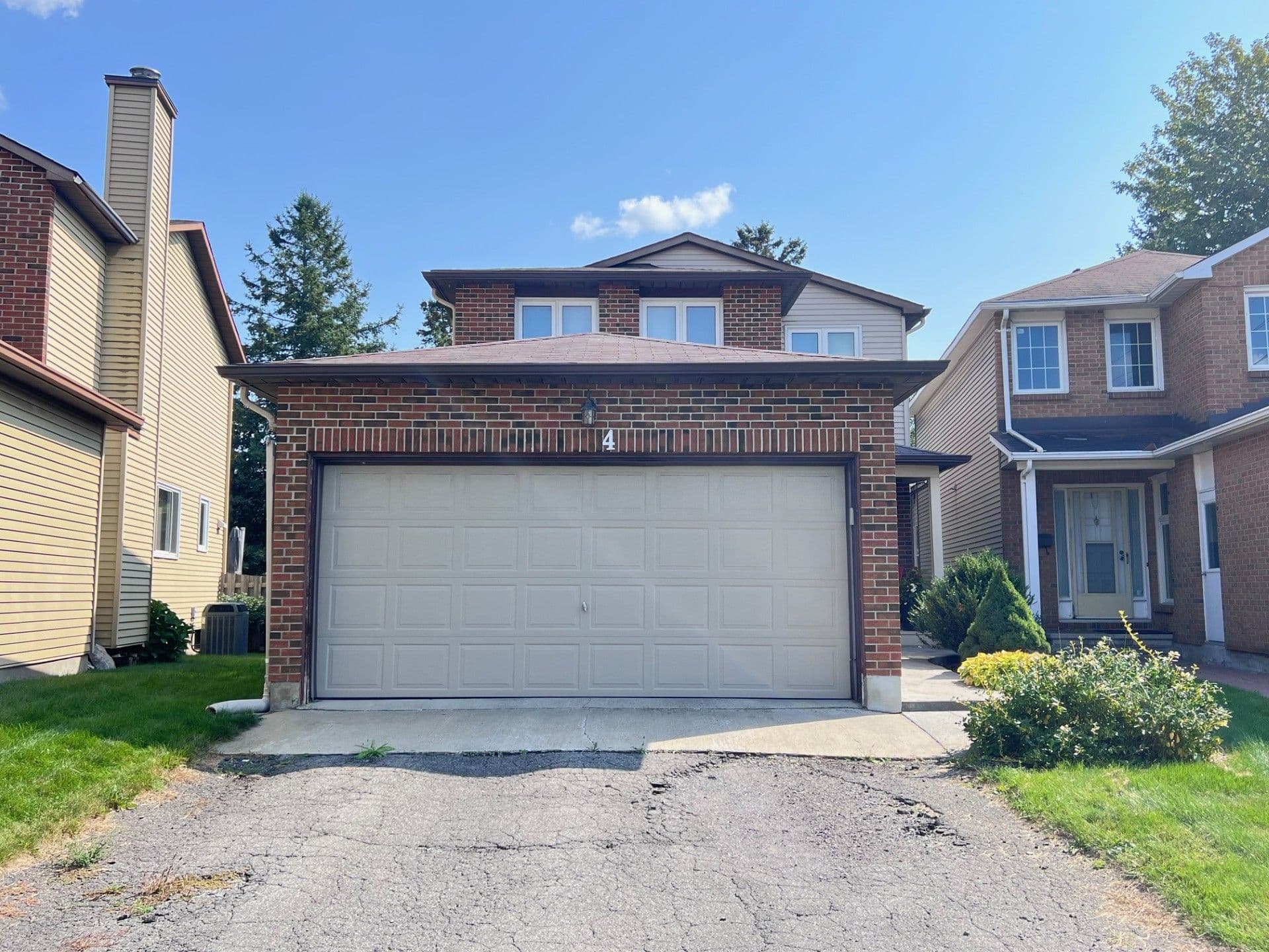 4 Cadence Gate, Kanata, ON K2M 1G9