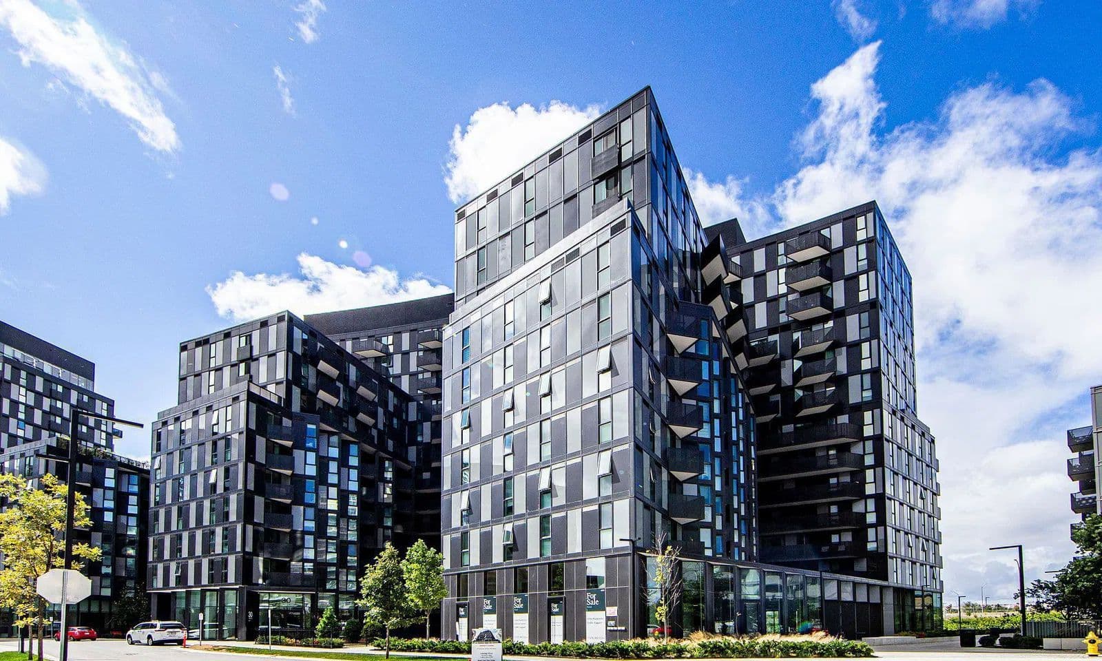 30 Tretti Way 218, Toronto C06, ON M3H 0E3