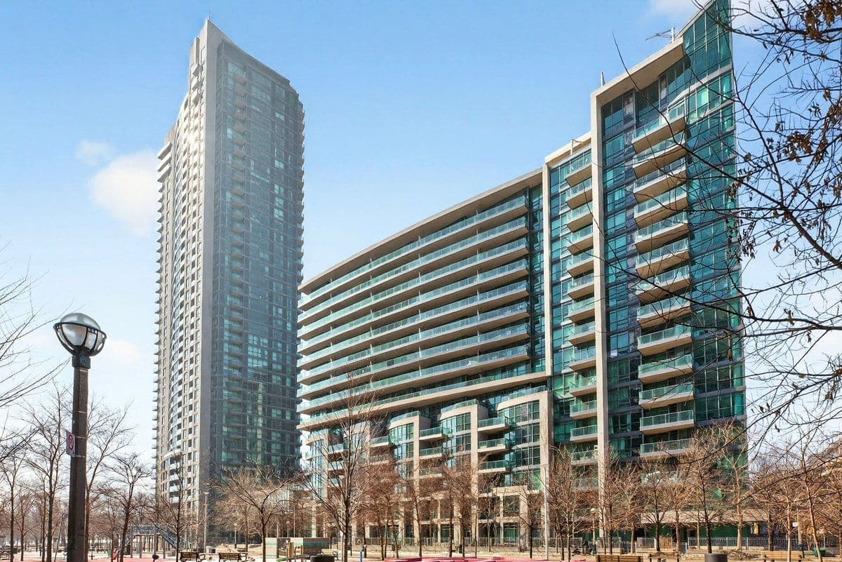 209 Fort York Boulevard 562, Toronto C01, ON M5V 4A1