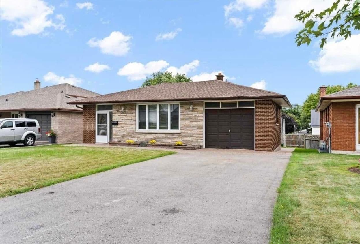 387 Fairlawn Street Upper, Oshawa, ON L1J 4R2