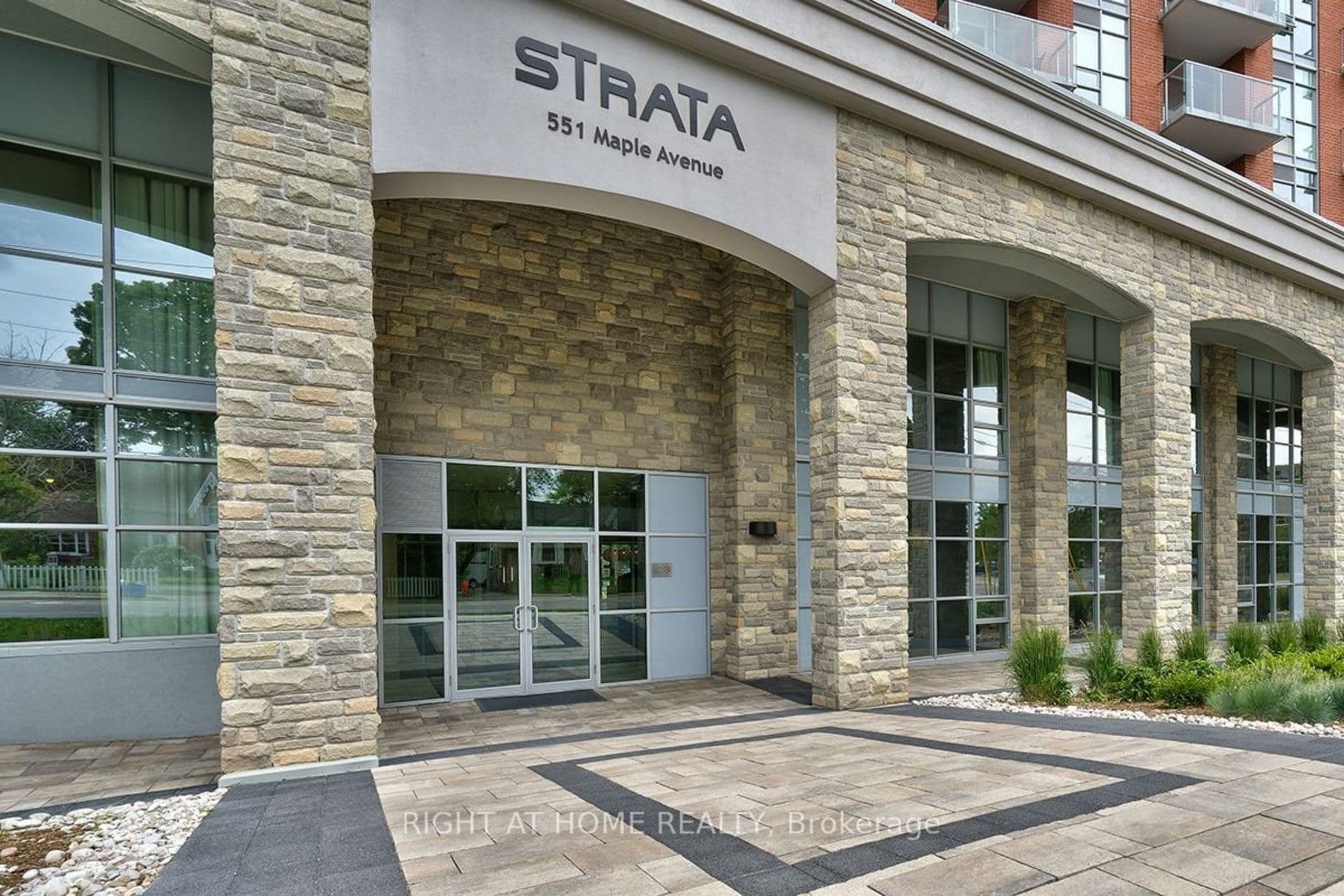 551 Maple Avenue 1002, Burlington, ON L7S 1M7