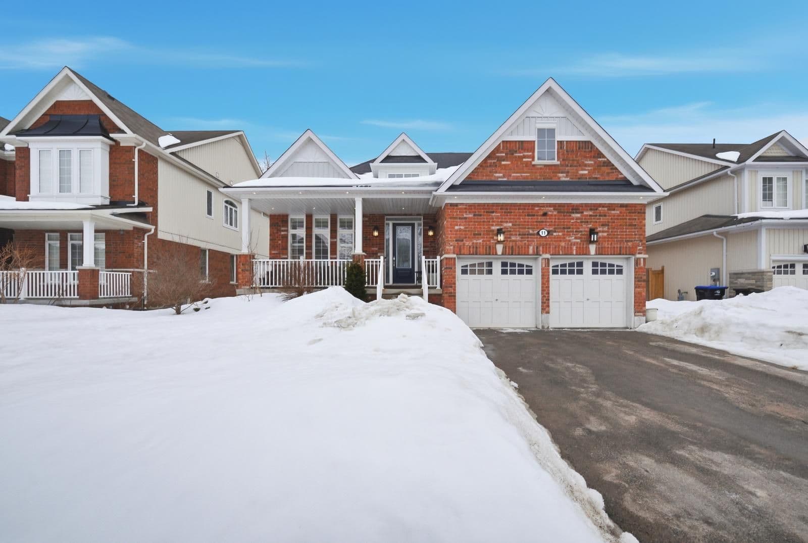 11 Collier Crescent, Essa, ON L3W 0M7