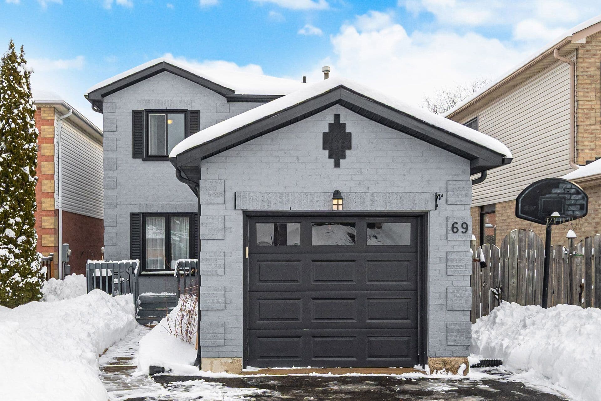 69 Mcknight Crescent, New Tecumseth, ON L0G 1W0