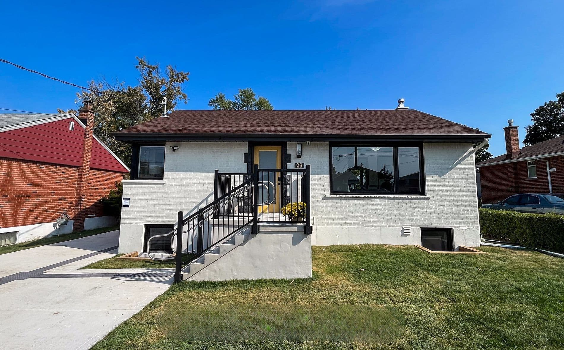 729 Queensdale Avenue E, Hamilton, ON L8V 1M4