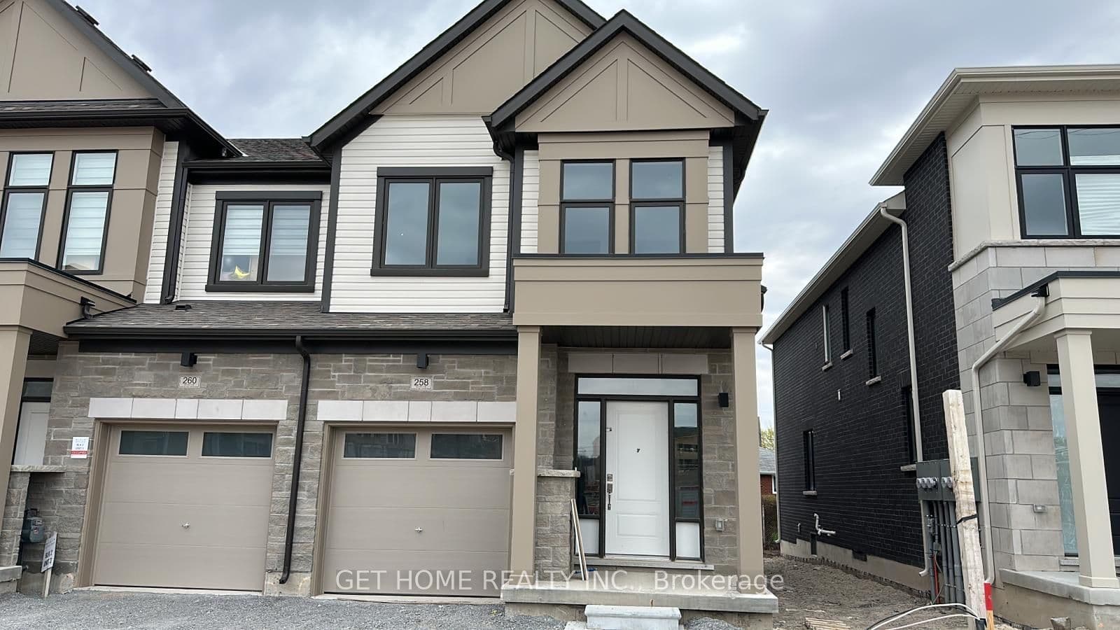 258 Okanagan Path, Oshawa, ON L1H 0A7