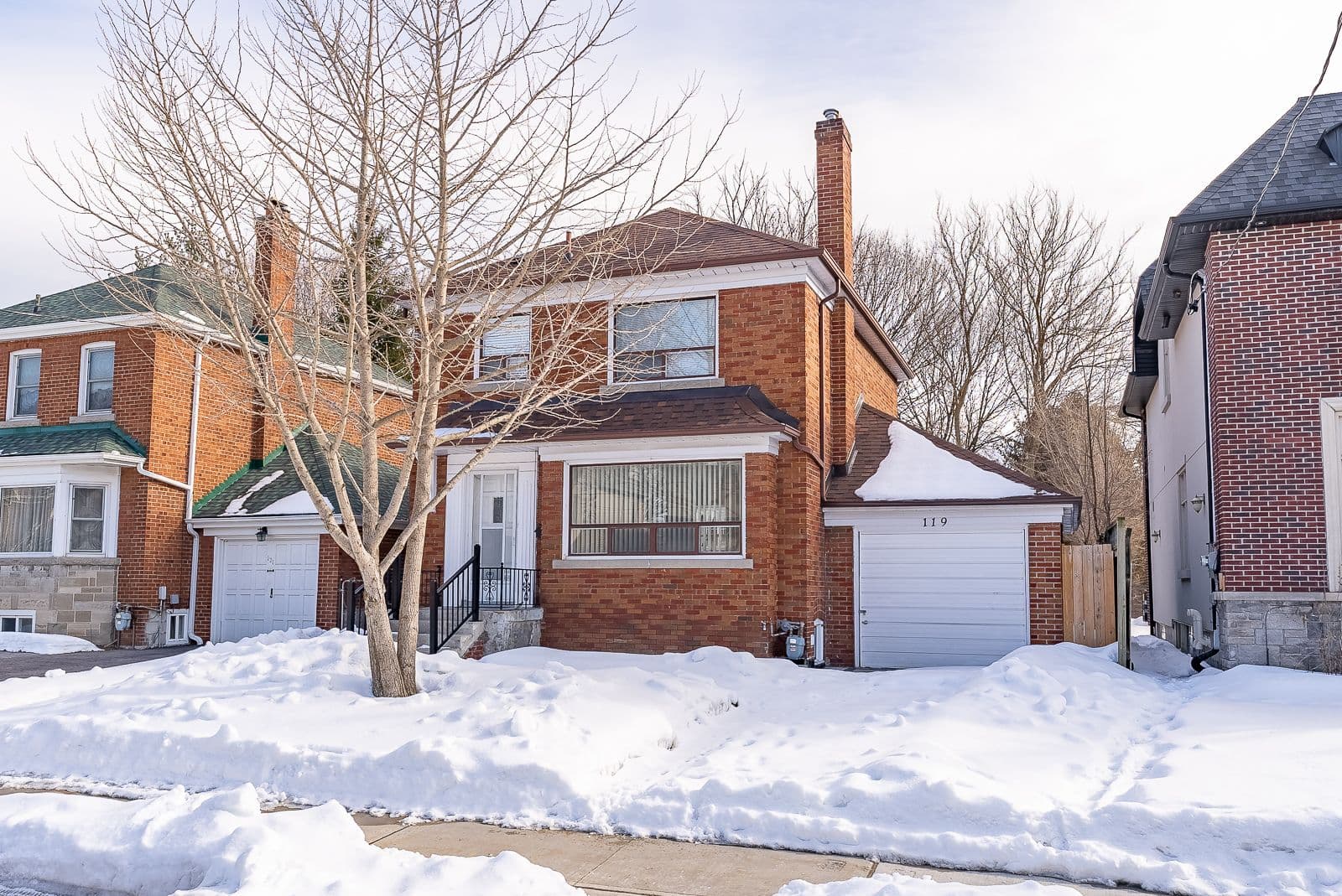 119 Parkview Hill Crescent, Toronto E03, ON M4B 1R6