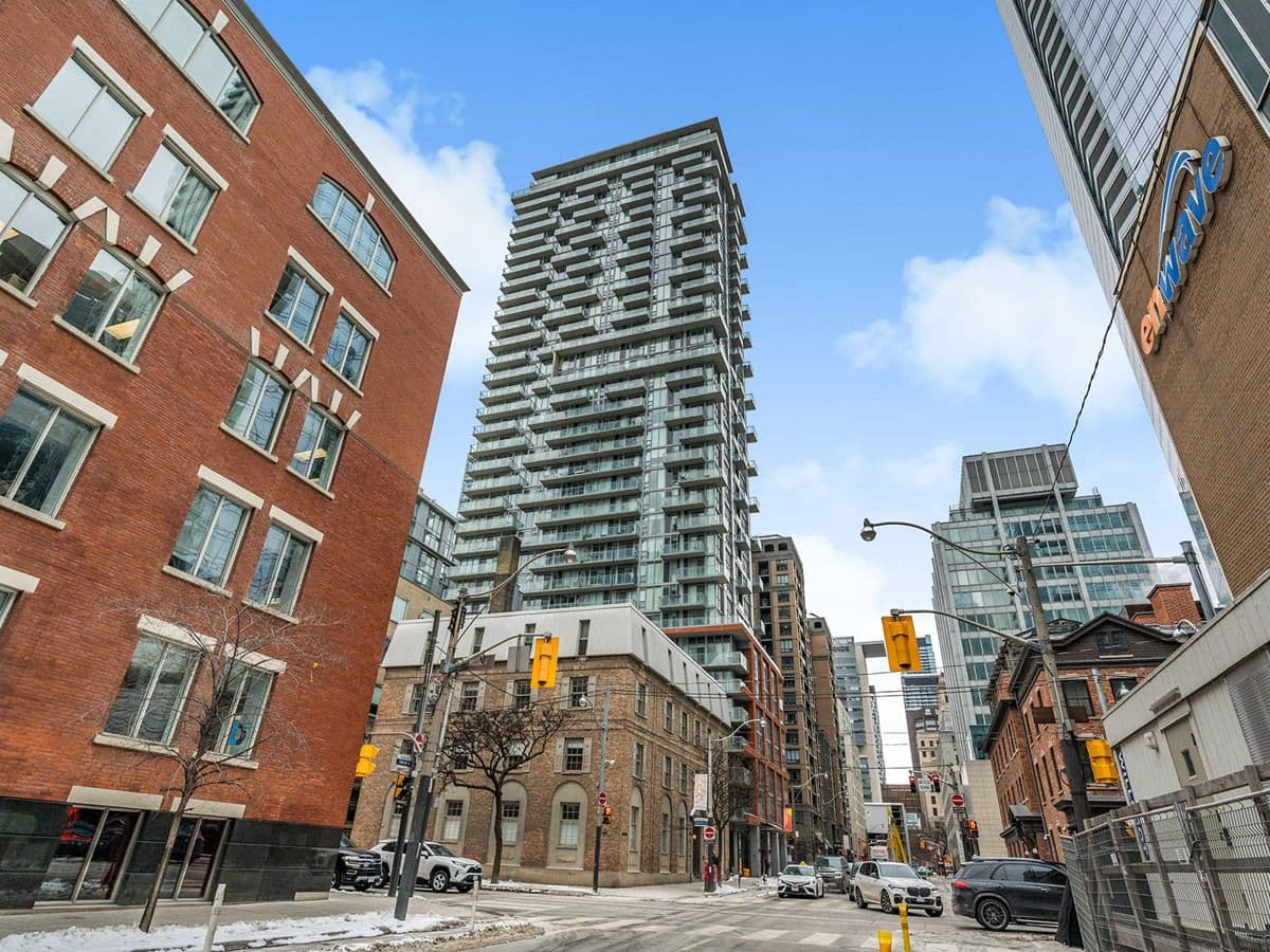 126 Simcoe Street 2104, Toronto C01, ON M5H 4E6