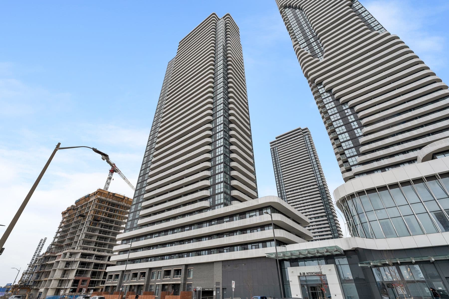 28 Interchange Way 1916, Vaughan, ON L4K 5W3