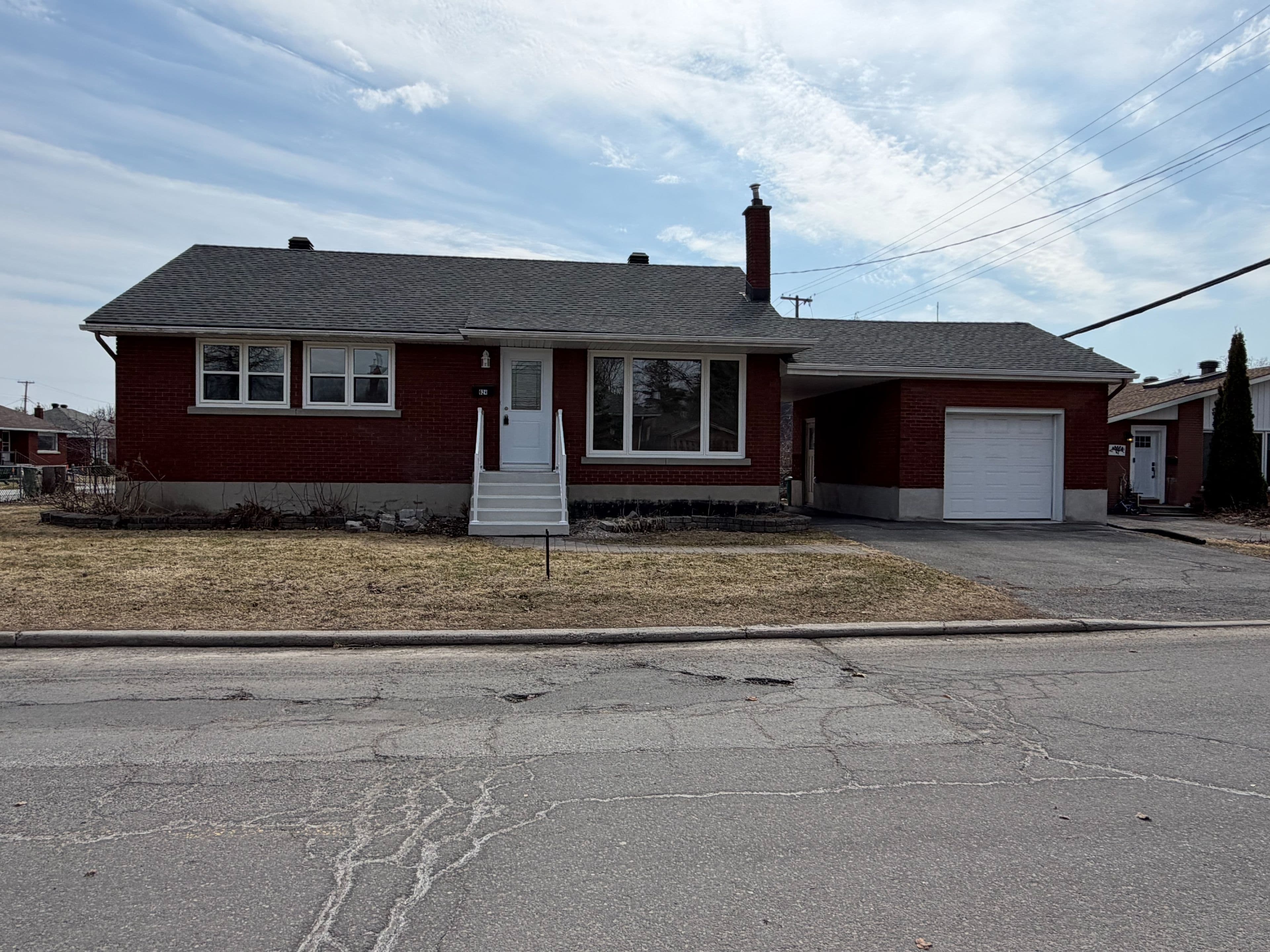 624 Clarke Avenue, Overbrook - Castleheights and Area, ON K1K 0Y7