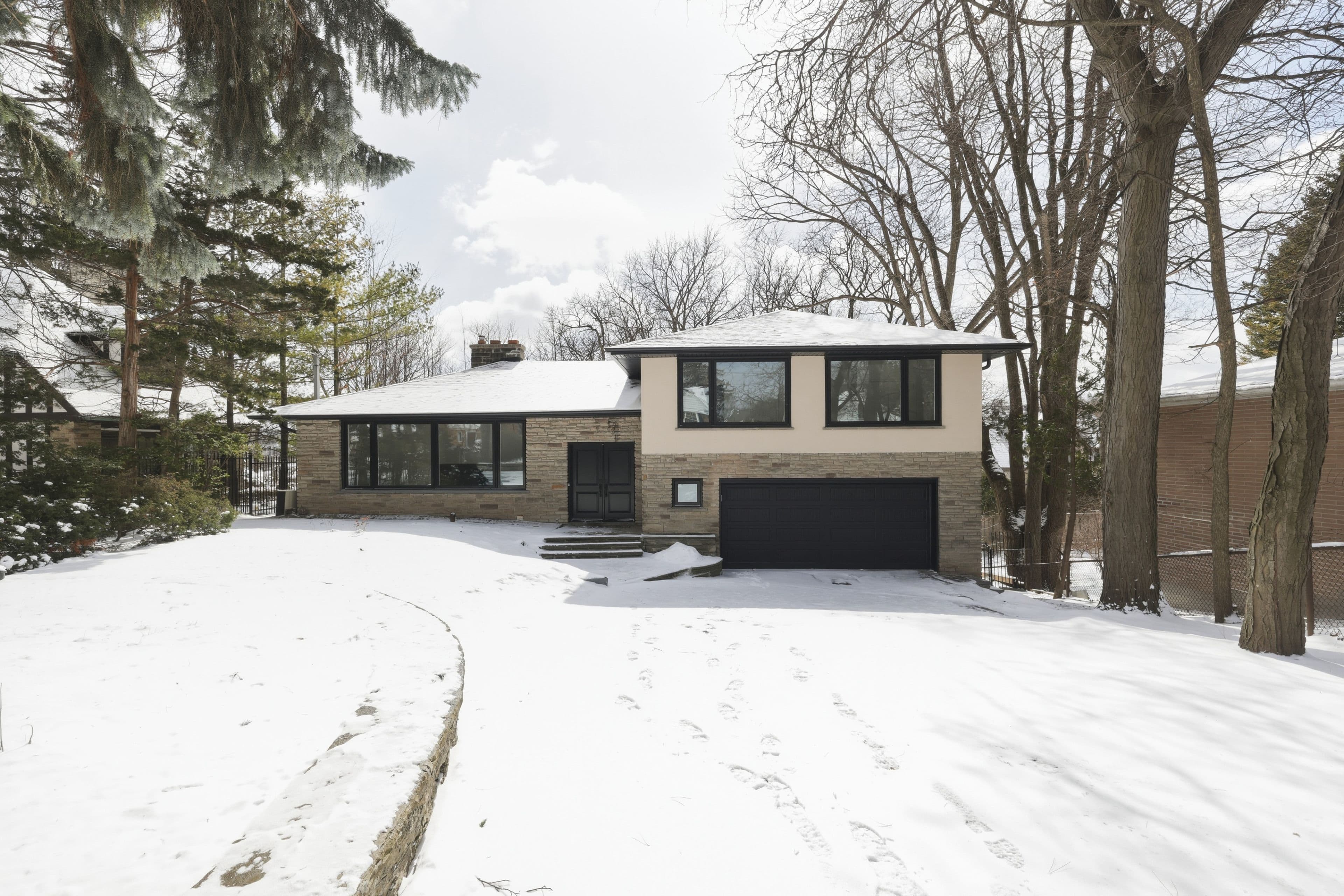 537 Blythwood Road, Toronto C12, ON M4N 1B4