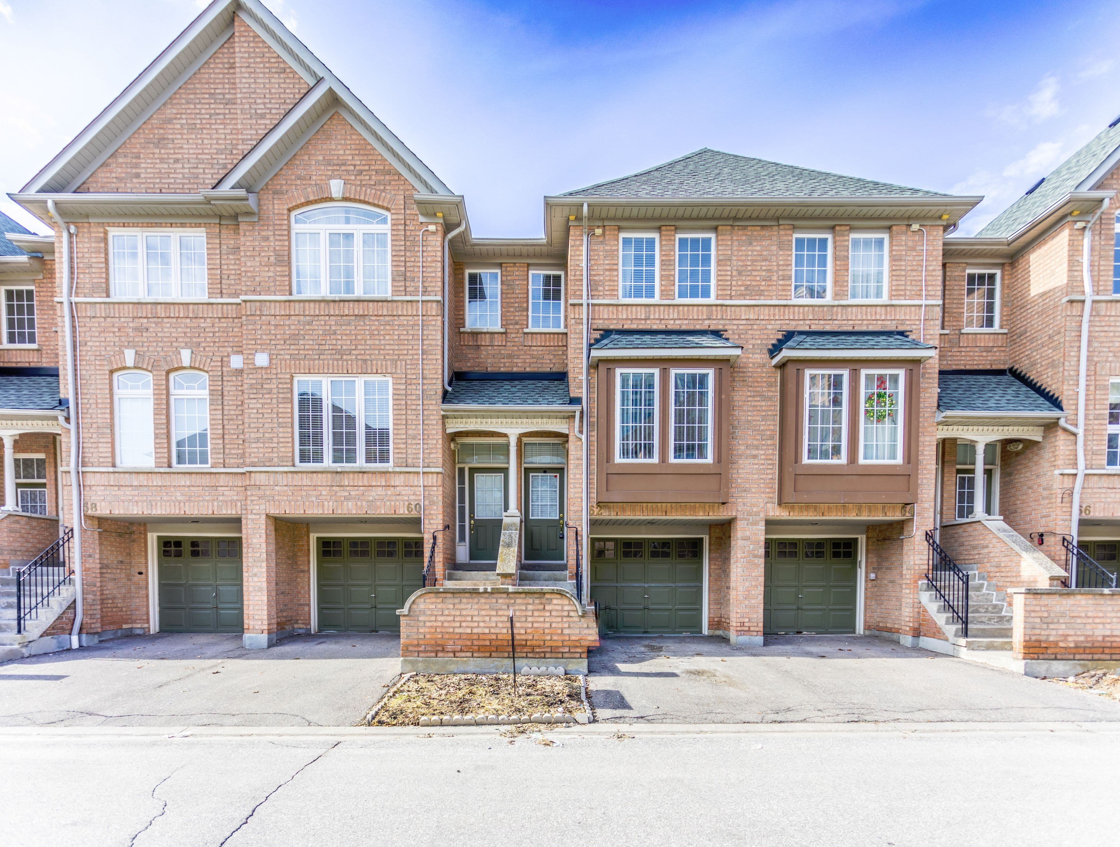 50 Strathaven Drive 62, Mississauga, ON L5R 4E7