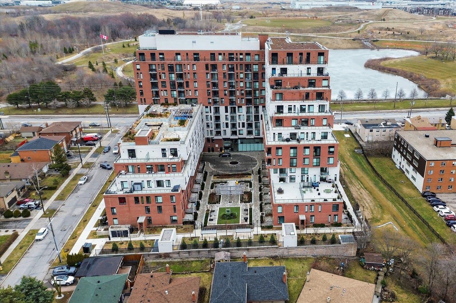 3100 Keele Street 323, Toronto W05, ON M3M 0E1