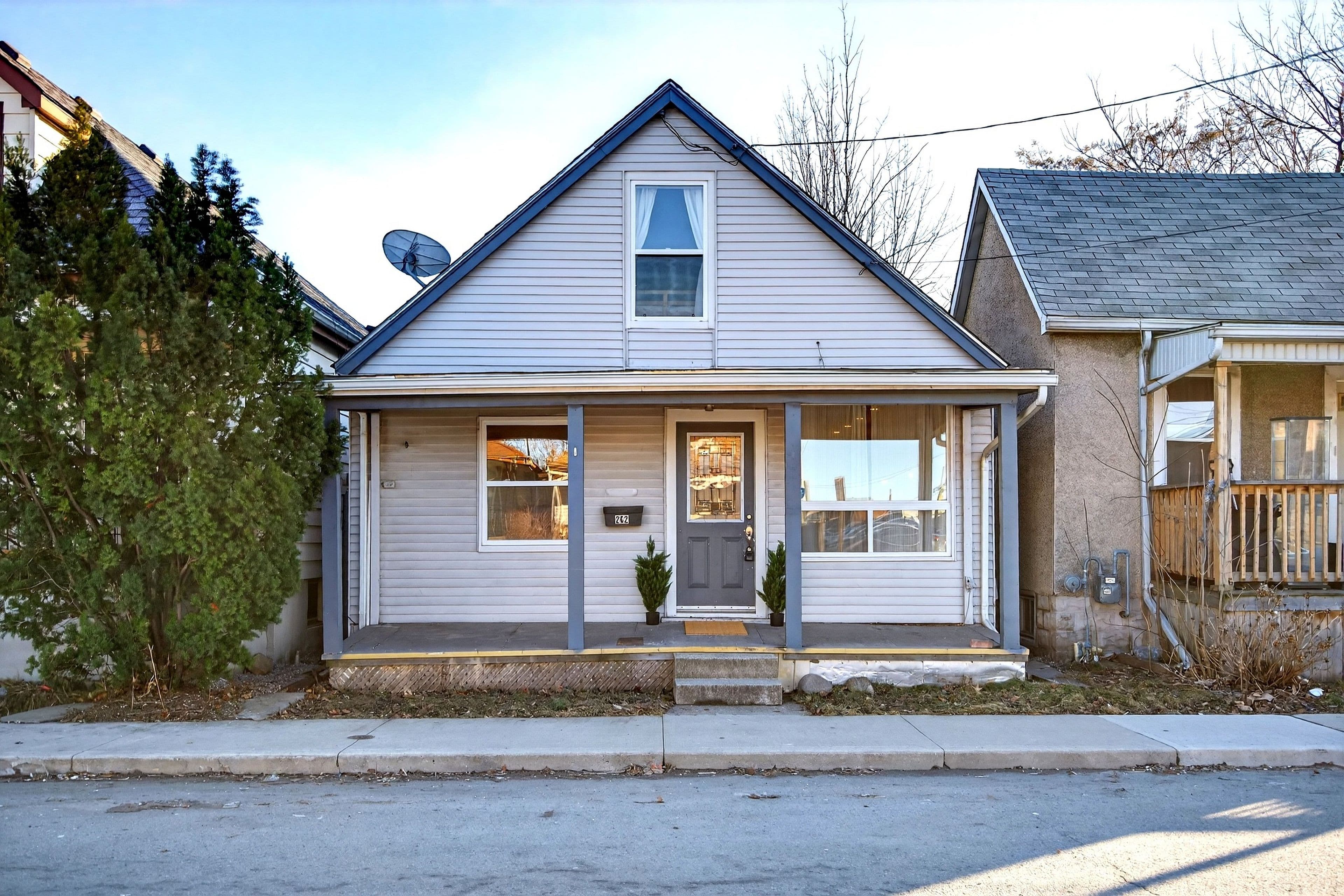 262 Britannia Avenue, Hamilton, ON L8H 1X8