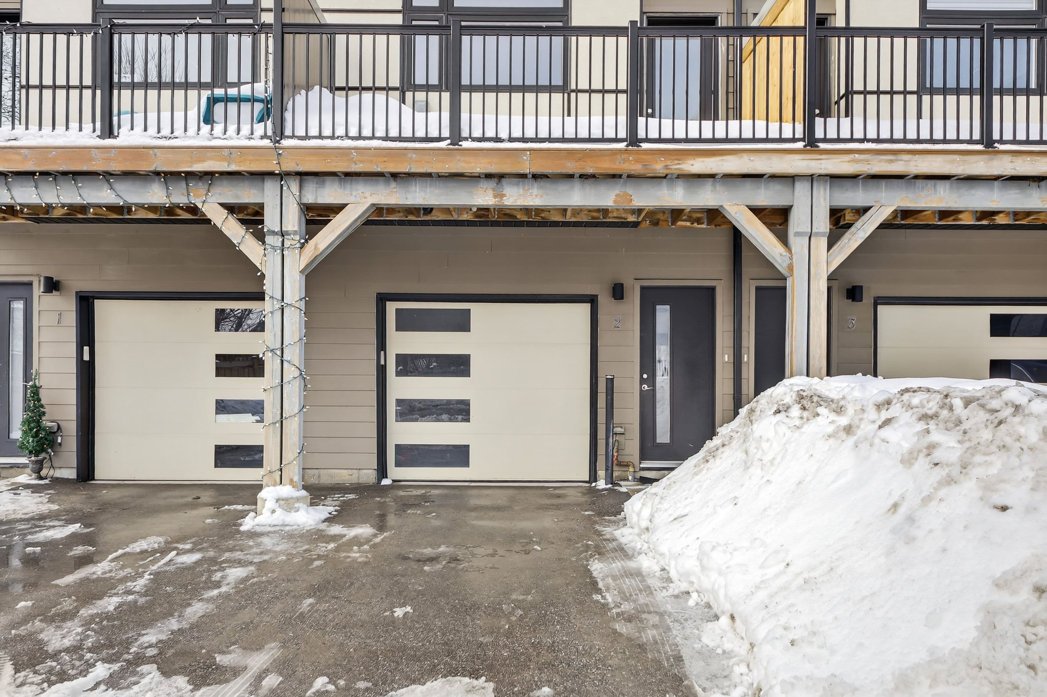 540 Essa Road 2, Barrie, ON L9J 0H2