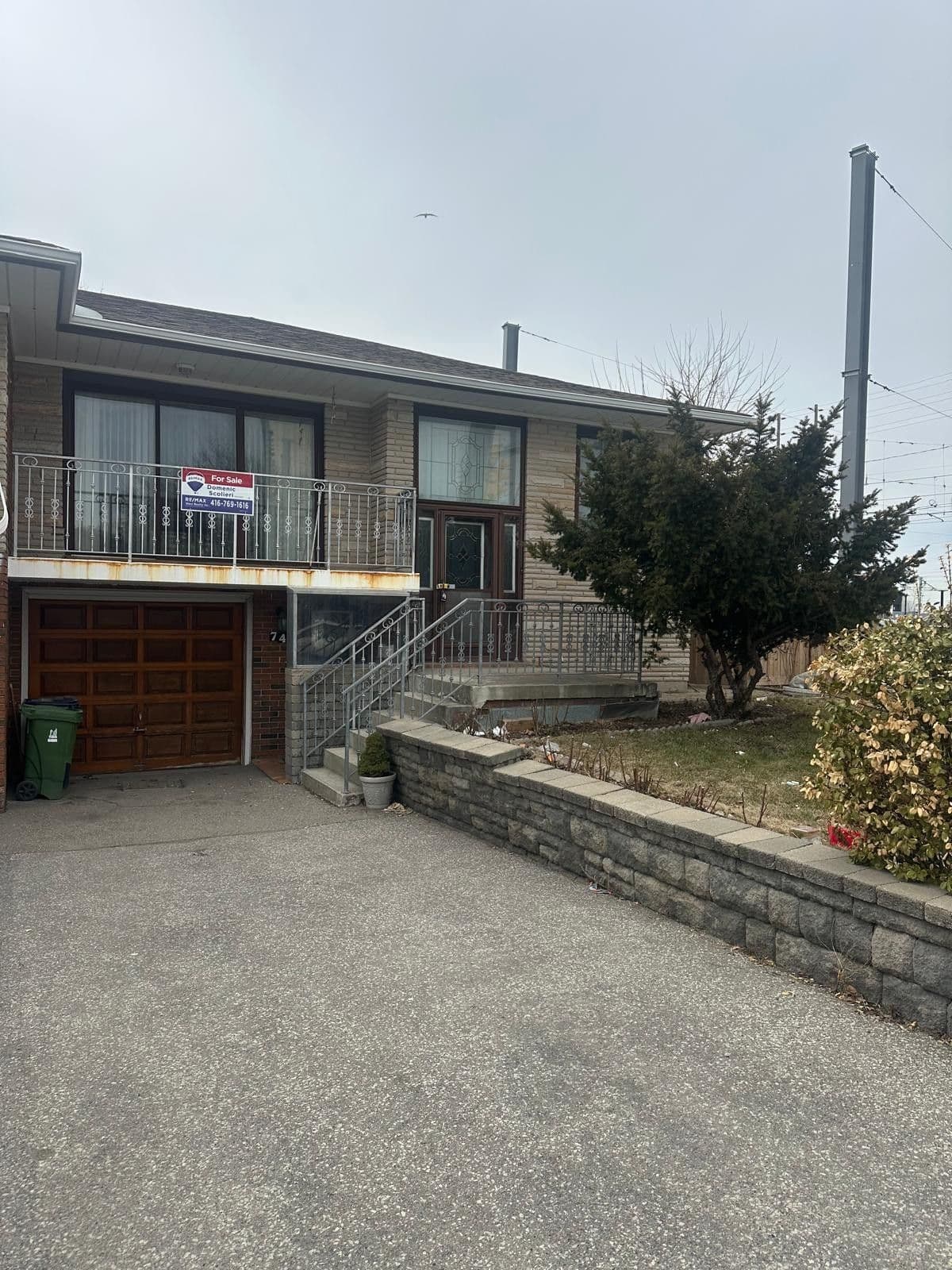 74 Elana Drive, Toronto W05, ON M3N 2C2