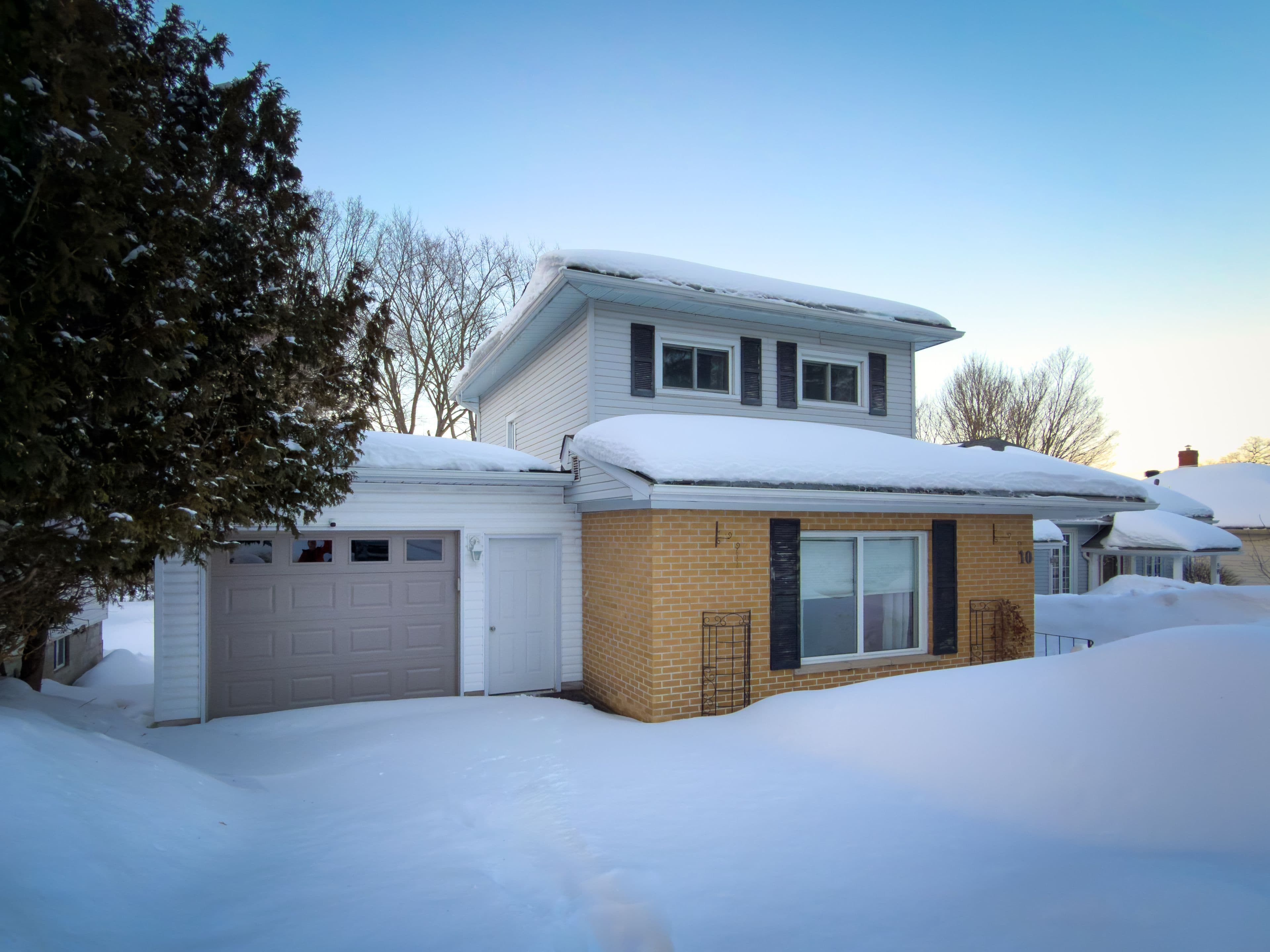 10 Florence Street W, Huntsville, ON P1H 1T2