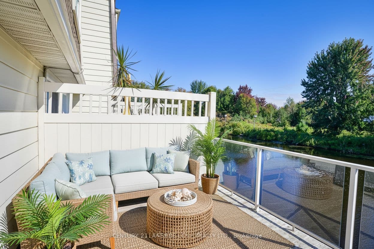 4 Paradise Boulevard W 6, Ramara, ON L0K 1B0