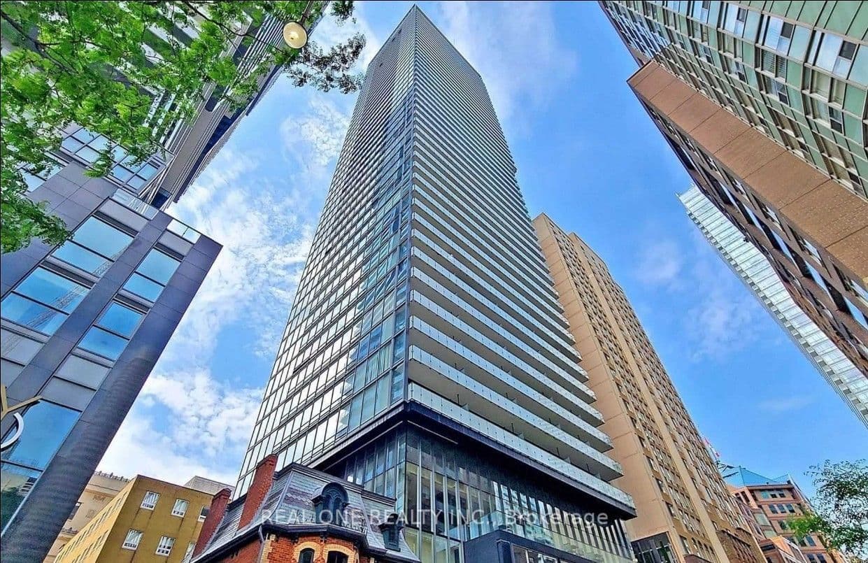 15 Grenville Street 1004, Toronto C01, ON M4Y 1A1